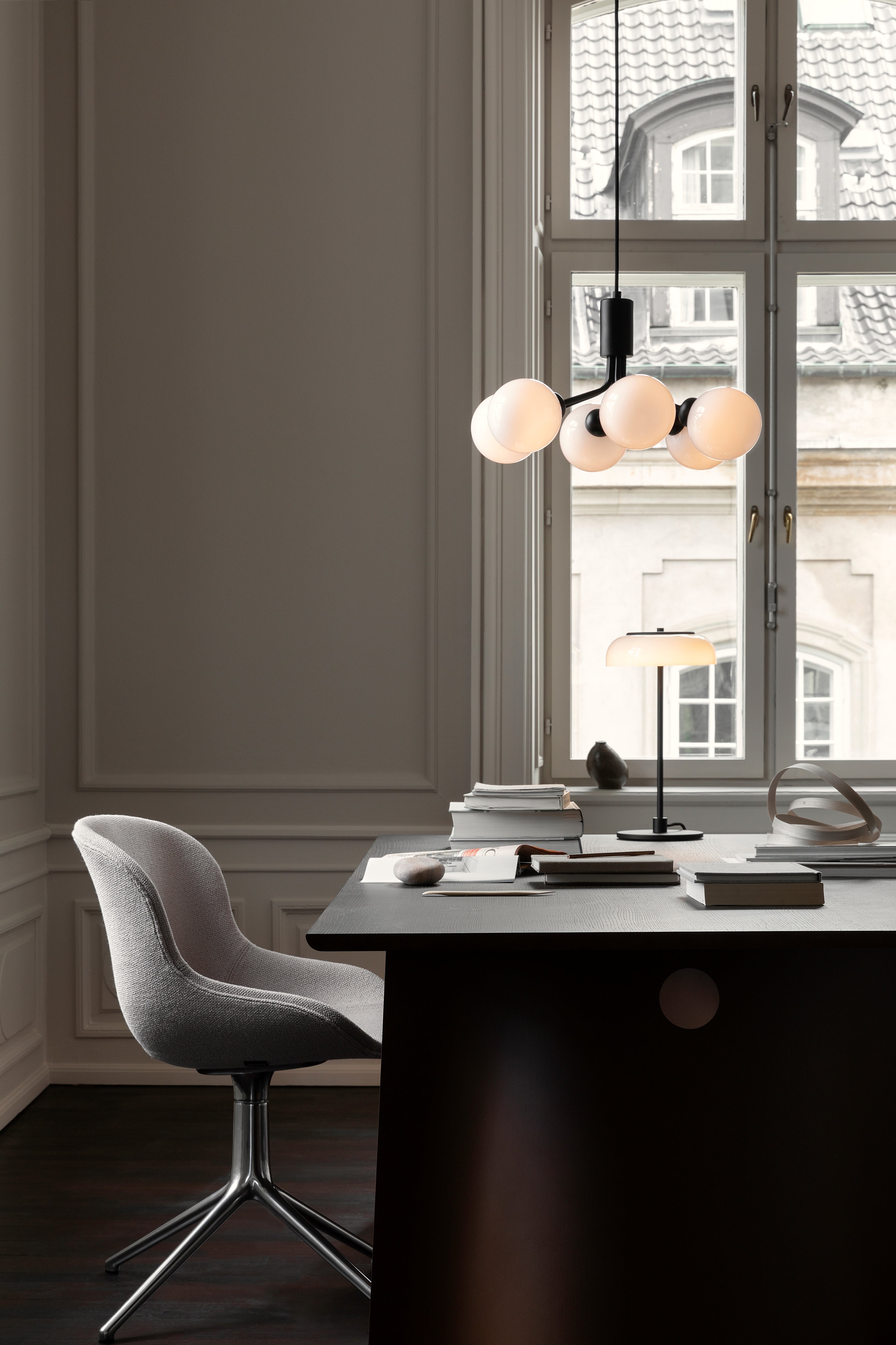 APIALES 6 Black Pendant Lamp with Opal Glass [Antonina] [Amelia spr]