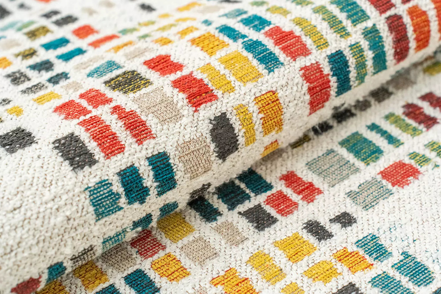 Dywan CUBIK beżowy z kolorowym wzorem