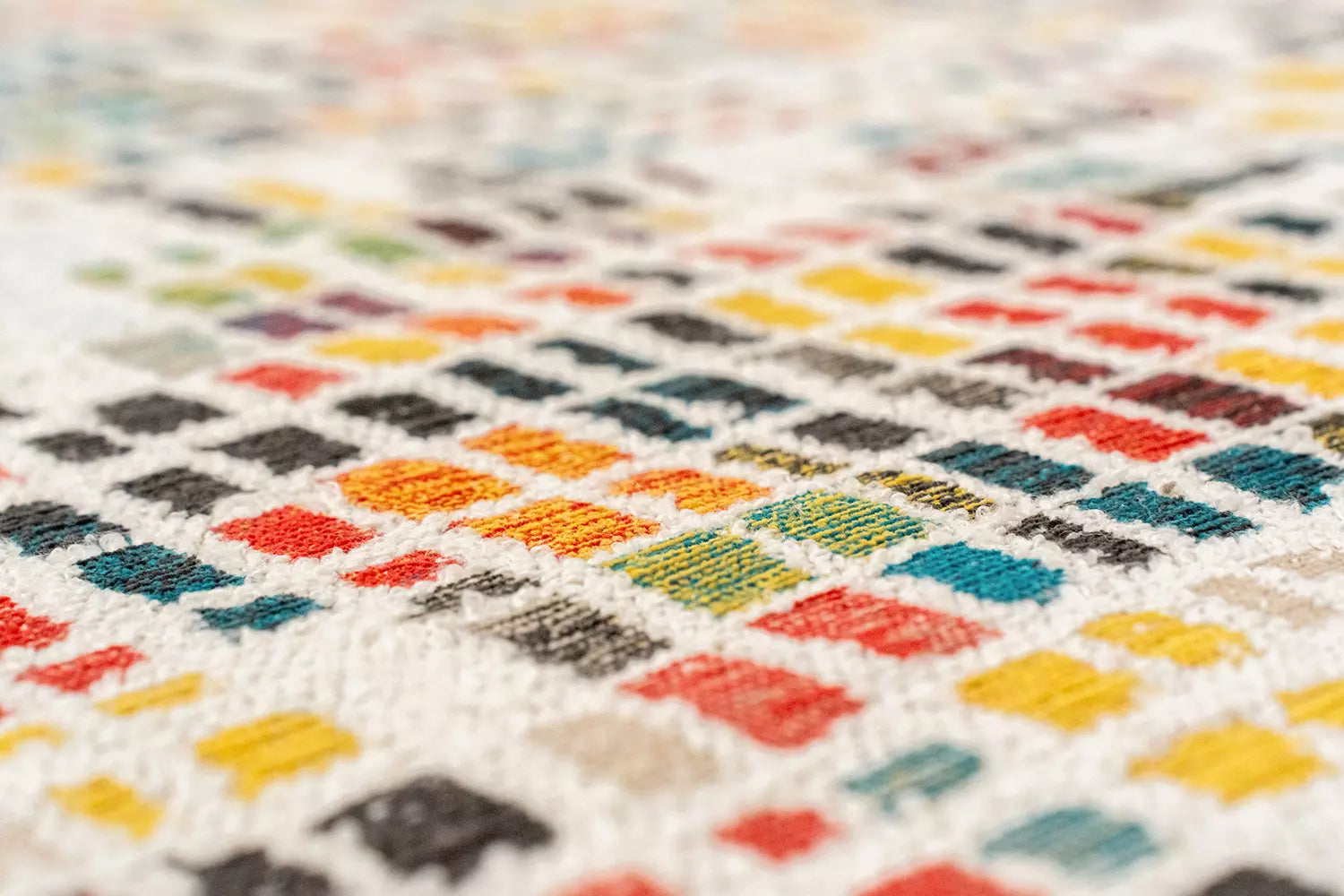 Dywan CUBIK beżowy z kolorowym wzorem