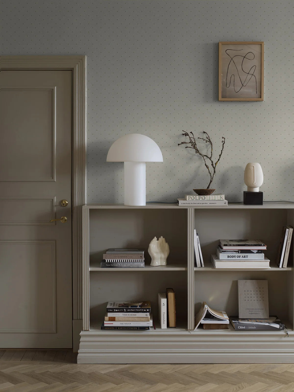 Tapeta z motywem geometrycznym GOLDEN TRELLIS kremowy ze złotym