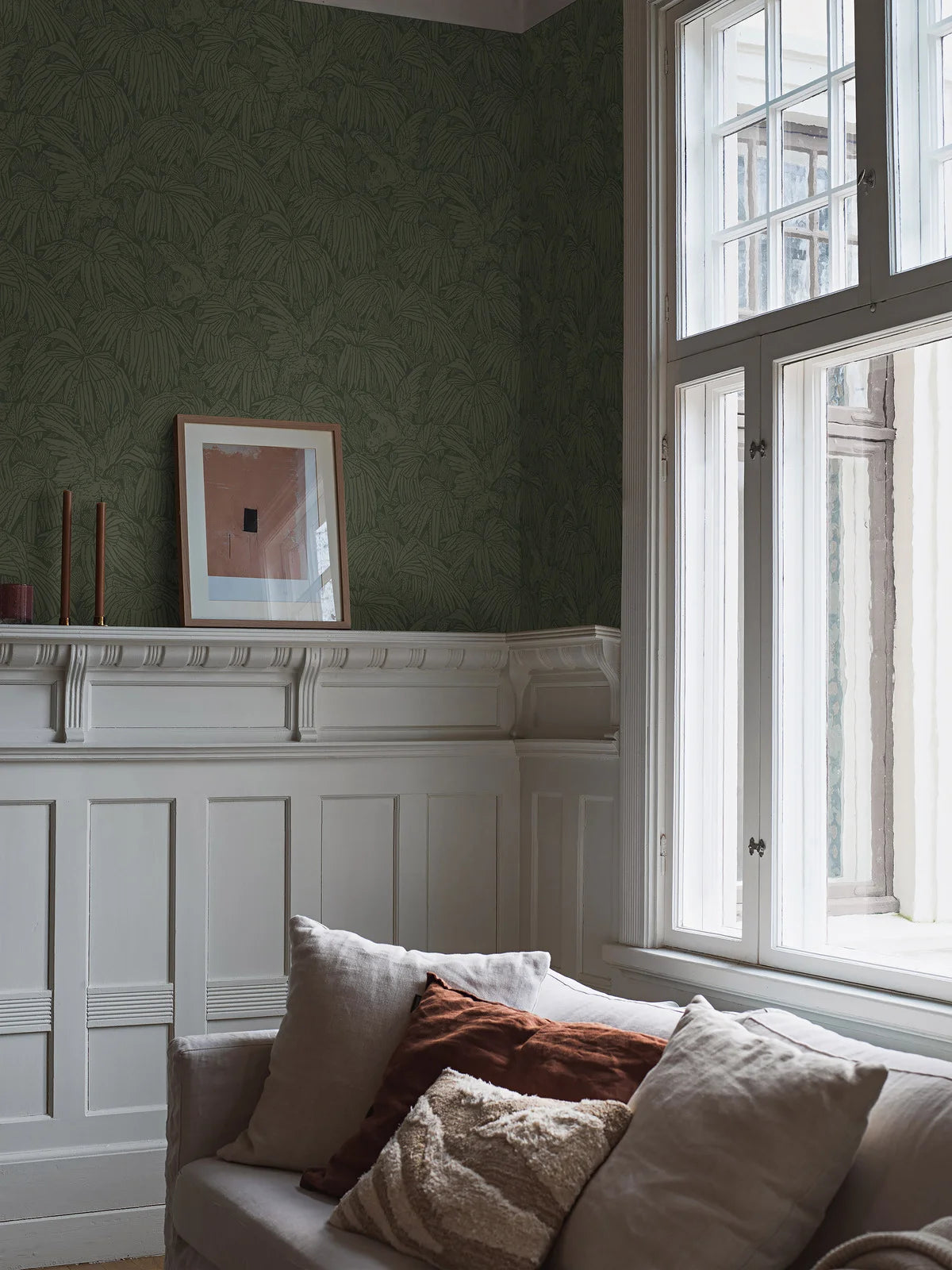 HIDDEN PARROT Green Animal Print Wallpaper