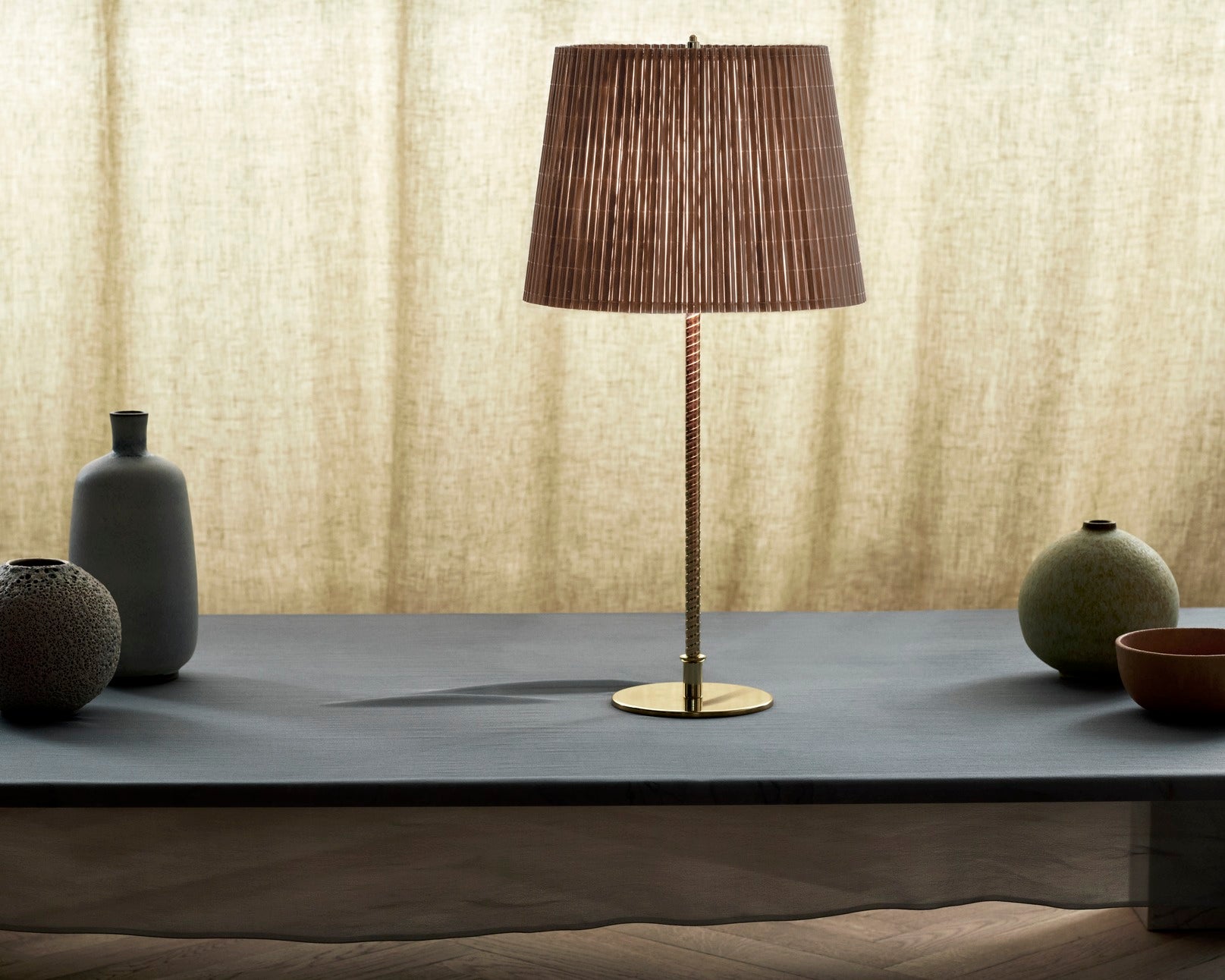 Lampa stołowa 9205 beżowy klosz ze złotą podstawą