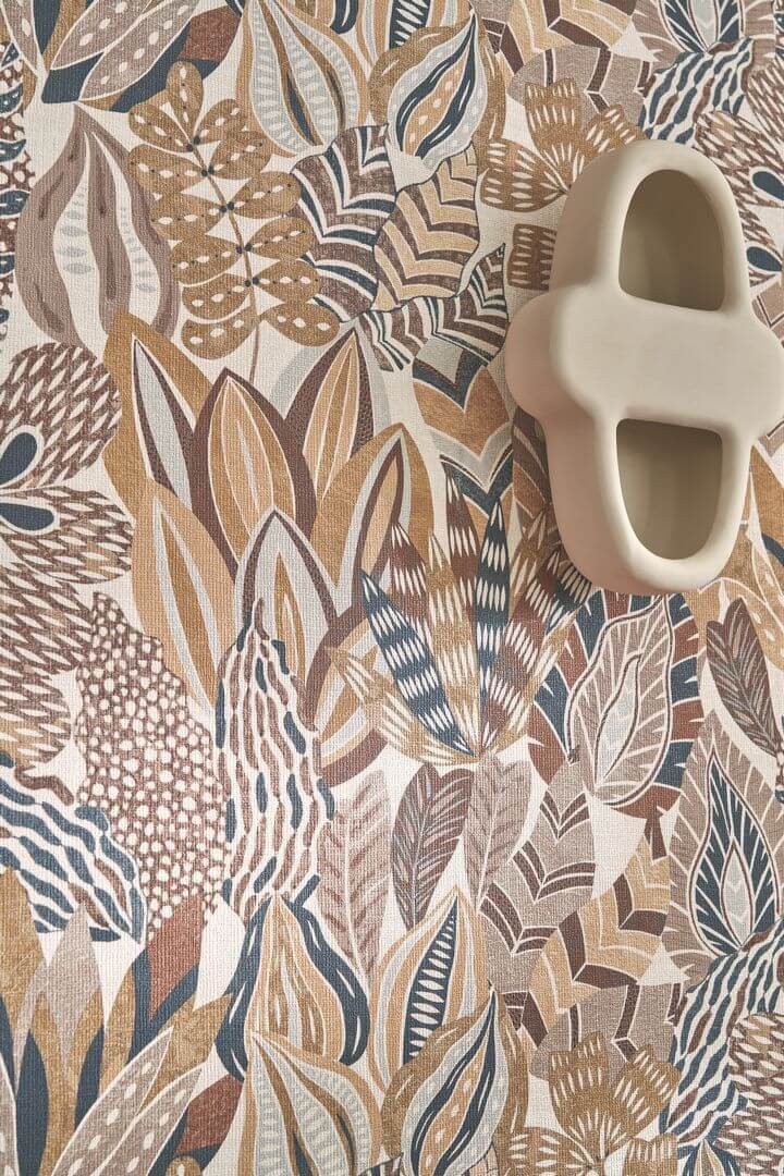 Plant motif wallpaper ALFABIA - ACAJOU/TAUPE red with brown