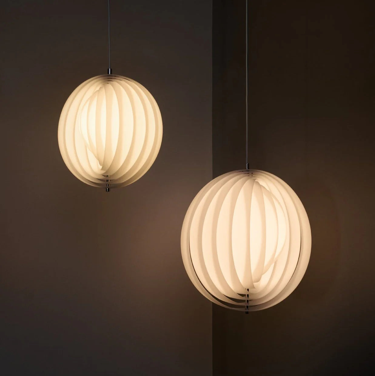 Lampa wisząca MOON opal – metal