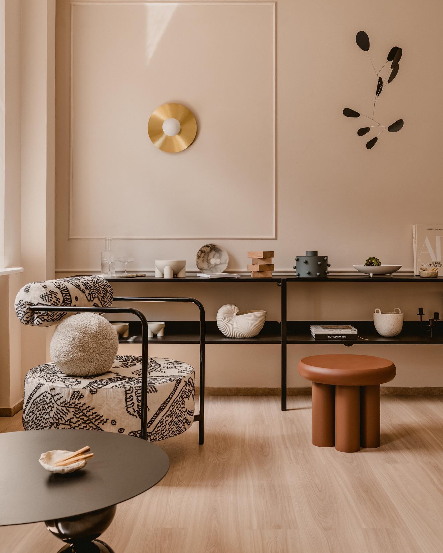 Fotel SAFFRON tapicerowany