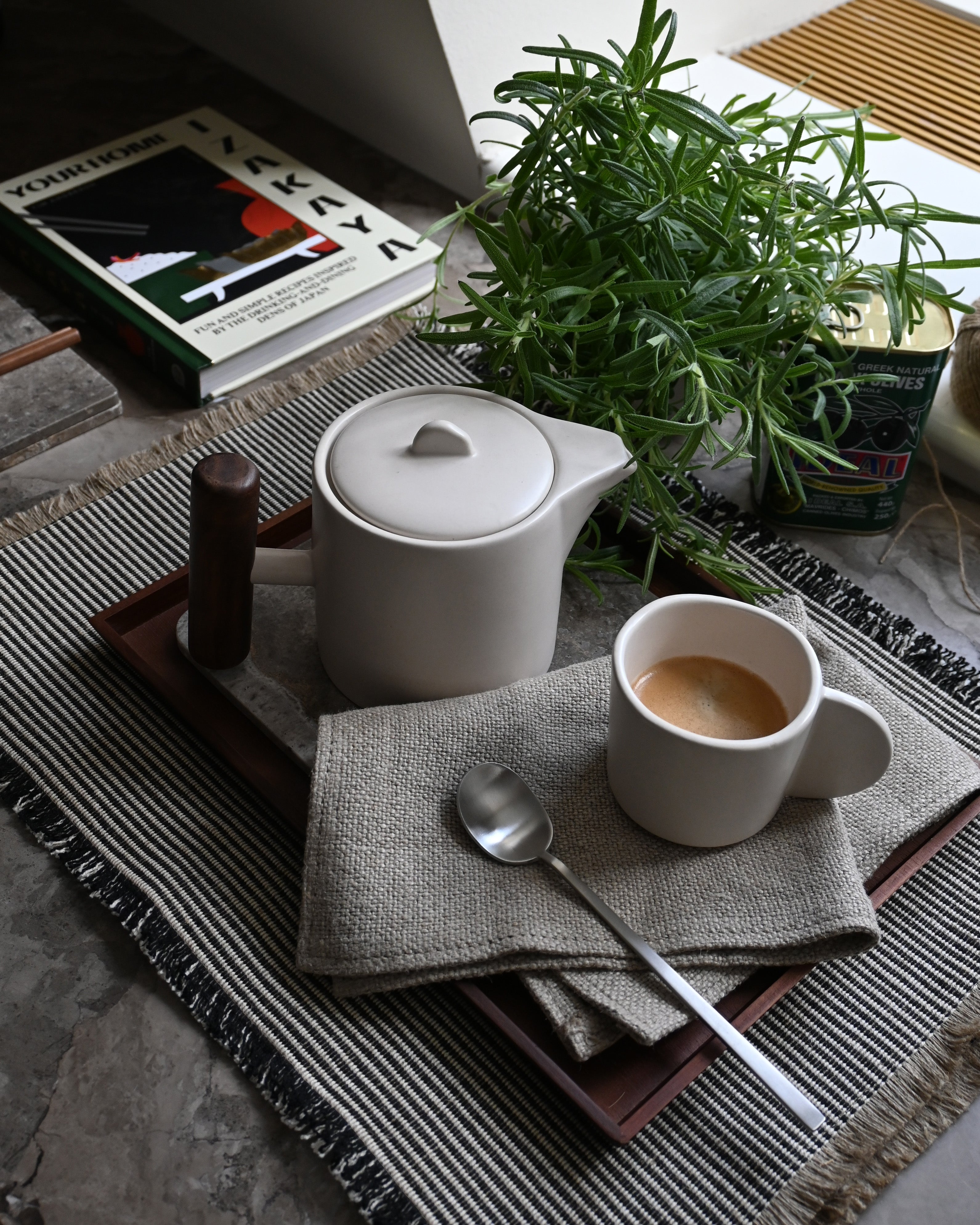 Set von Tassen NATIVE weiße Steinzeug