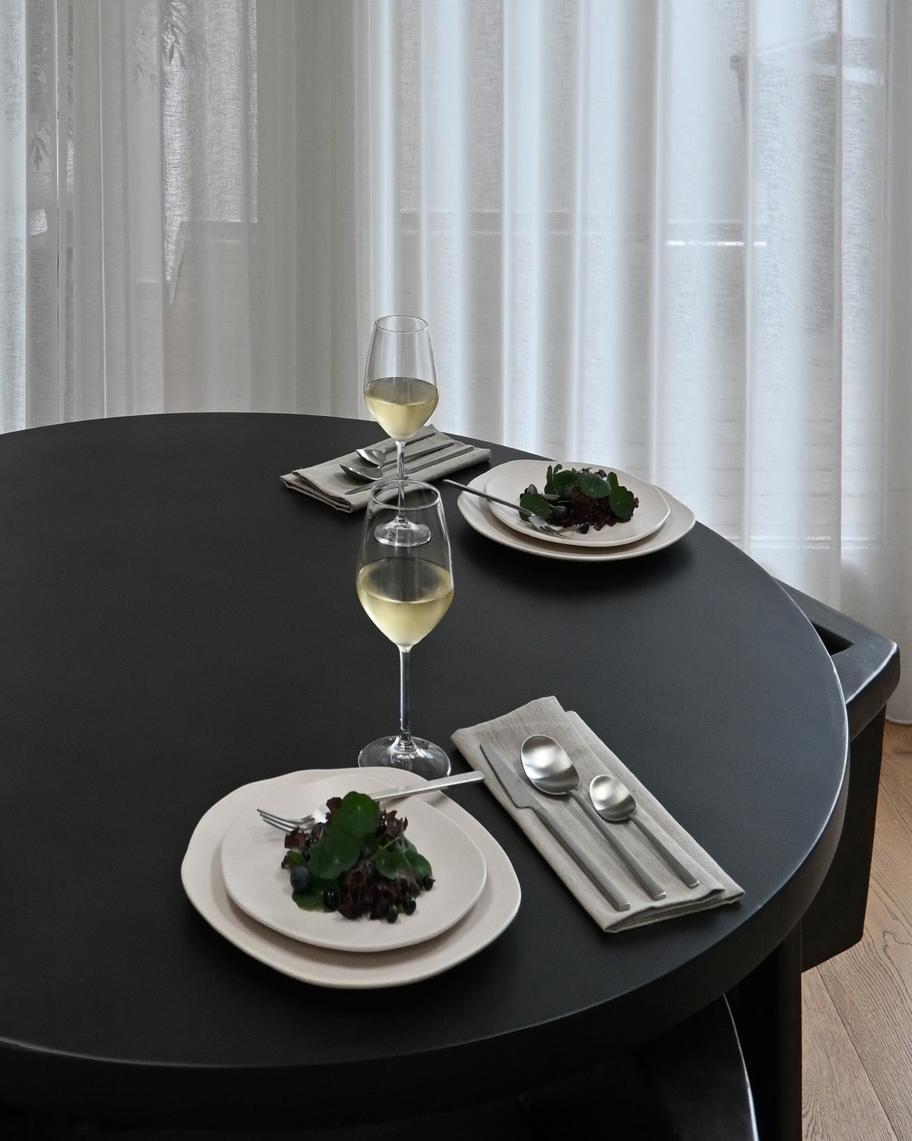 NATIVE Plate Set White Stoneware