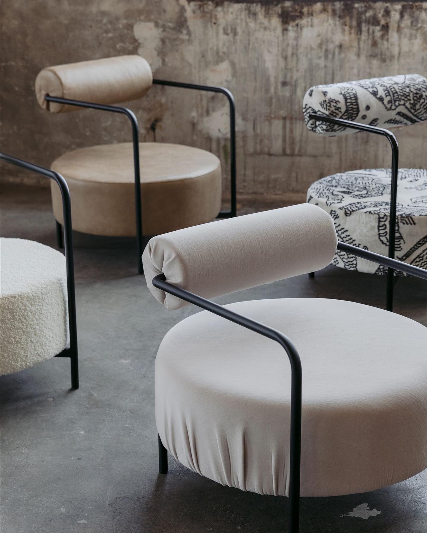 Fotel SAFFRON tapicerowany