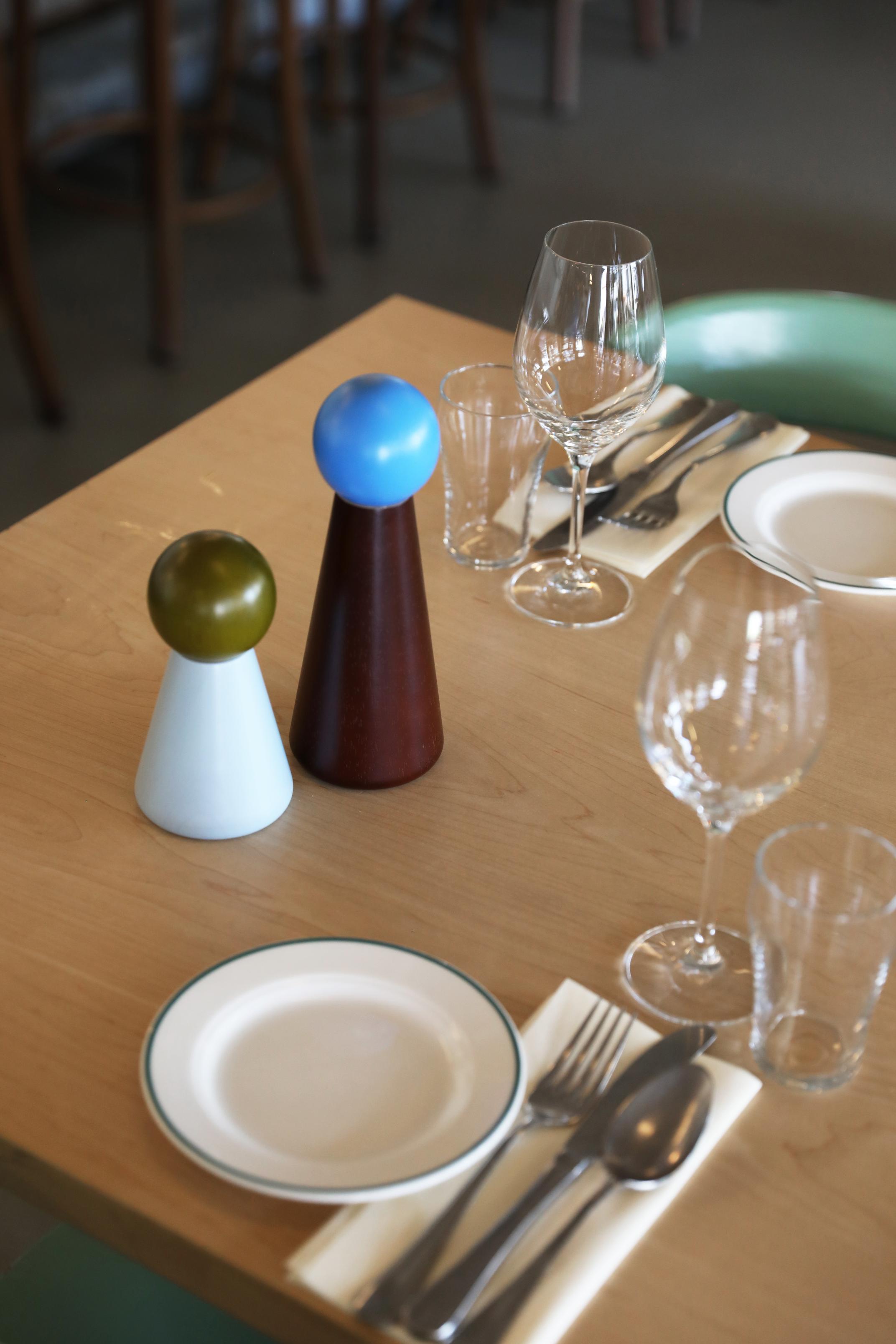 Młynek do przypraw HALMA LARGE burgundowy z niebieskim