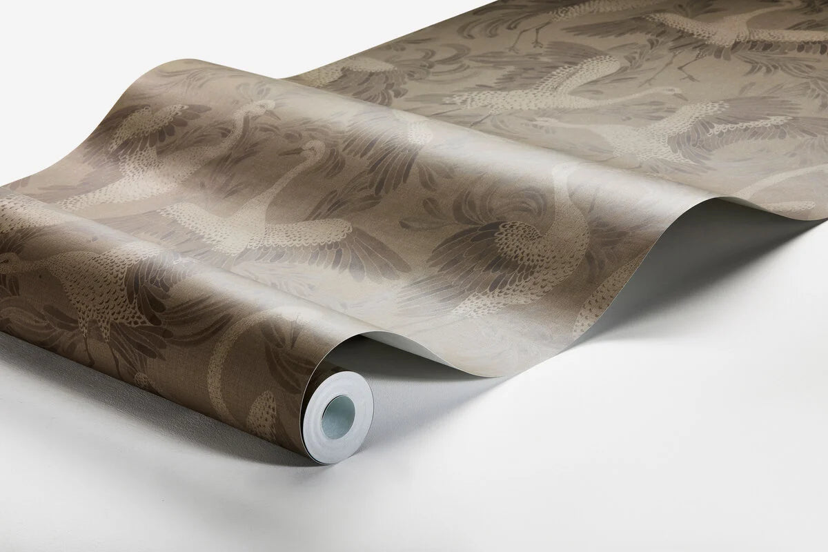 Tapeta z zwierzęcym motywem ptaków DANCING CRANE brązowy