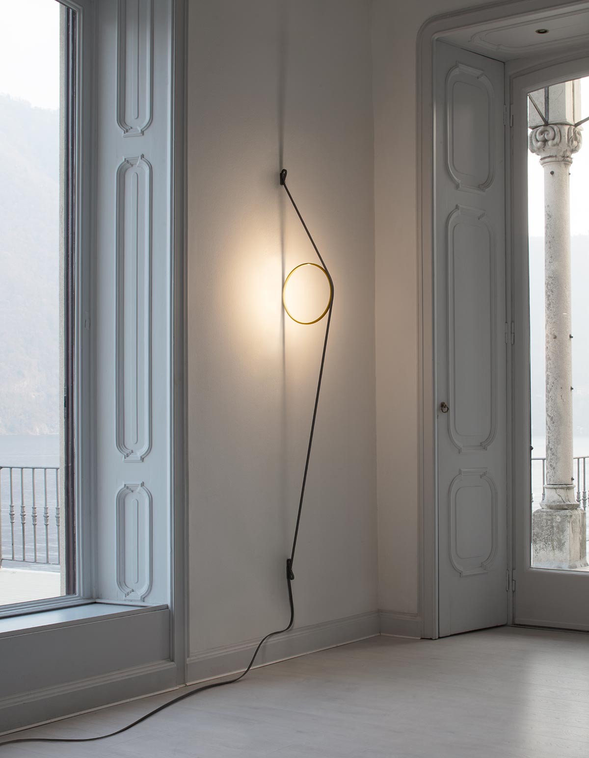 Lampa ścienna WIRERING szary z czarnym