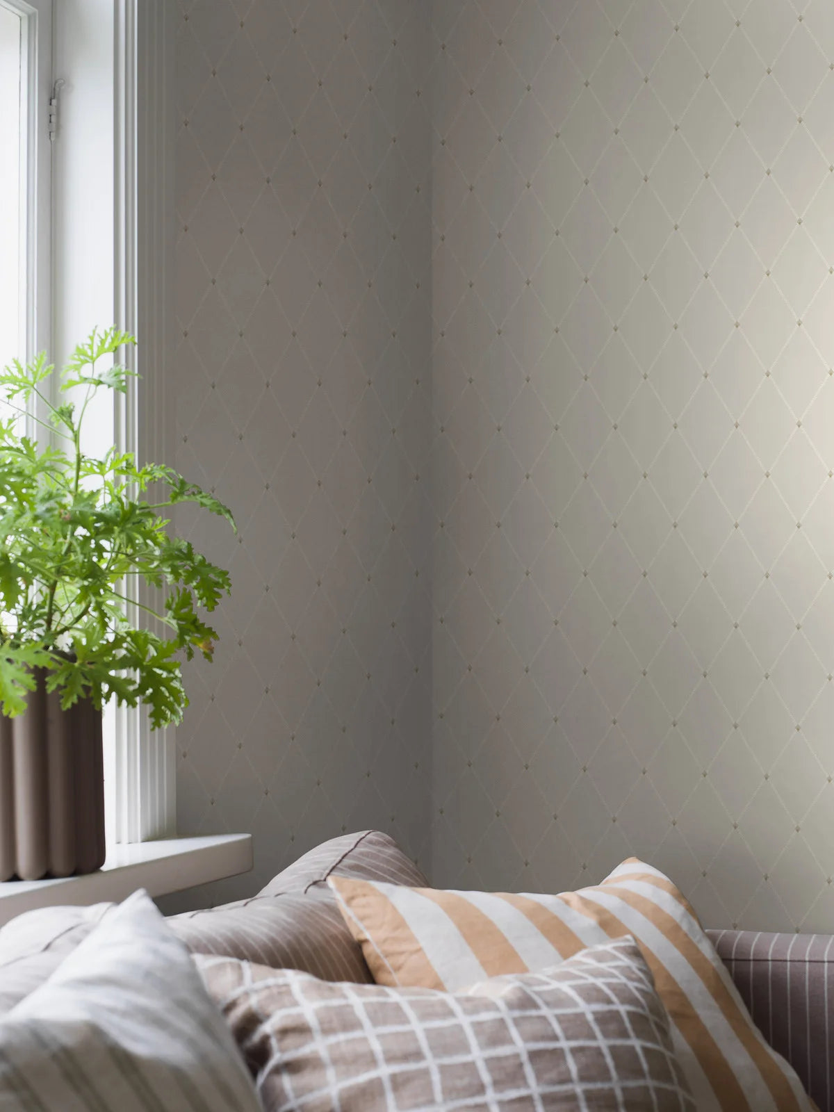 FREDRIK Light Beige Geometric Pattern Wallpaper