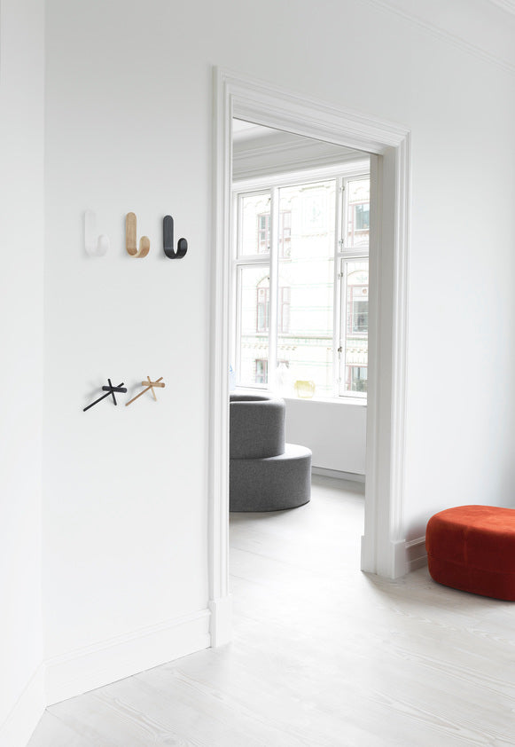 Set von CURVE Kleiderhaken in mattem Gold
