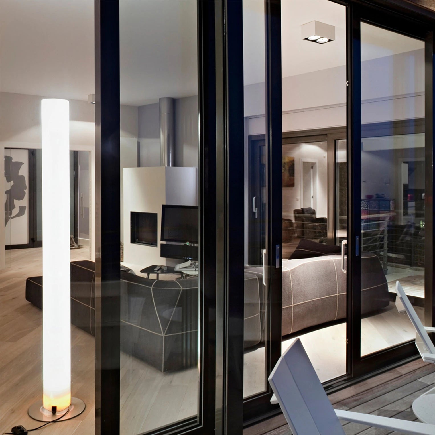 STYLOS White Floor Lamp