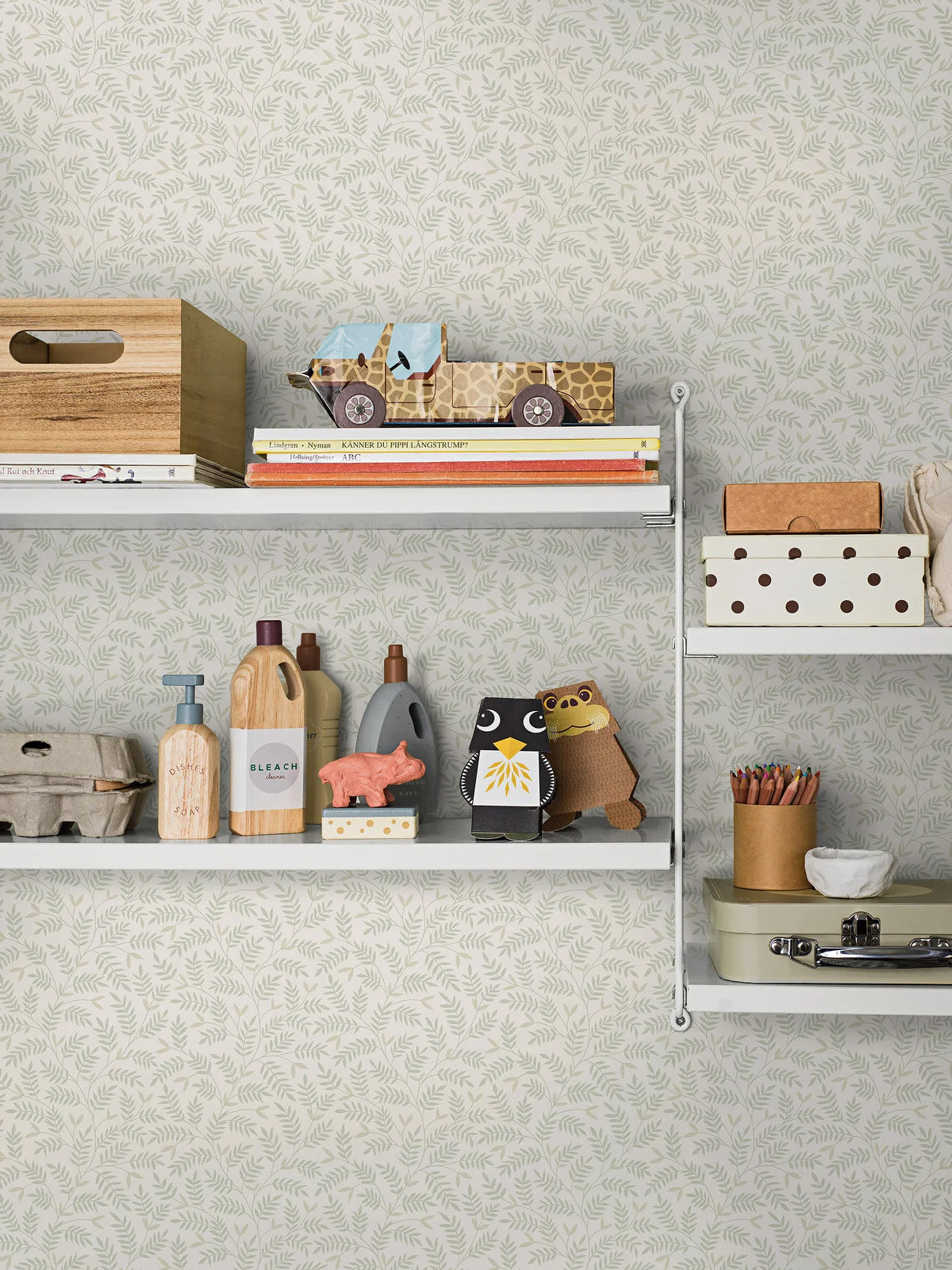 Tapeta flizelinowa papierowa z roślinnym wzorem OLOF biały z zielonym