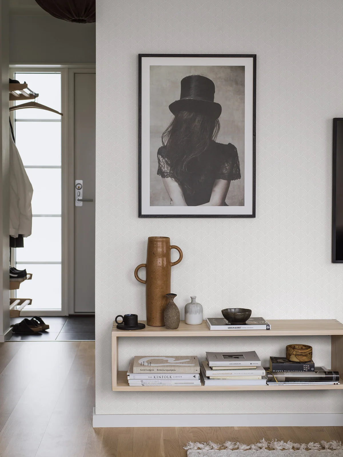 Tapeta flizelinowa papierowa z geometrycznym wzorem SAMIRA złamana biel