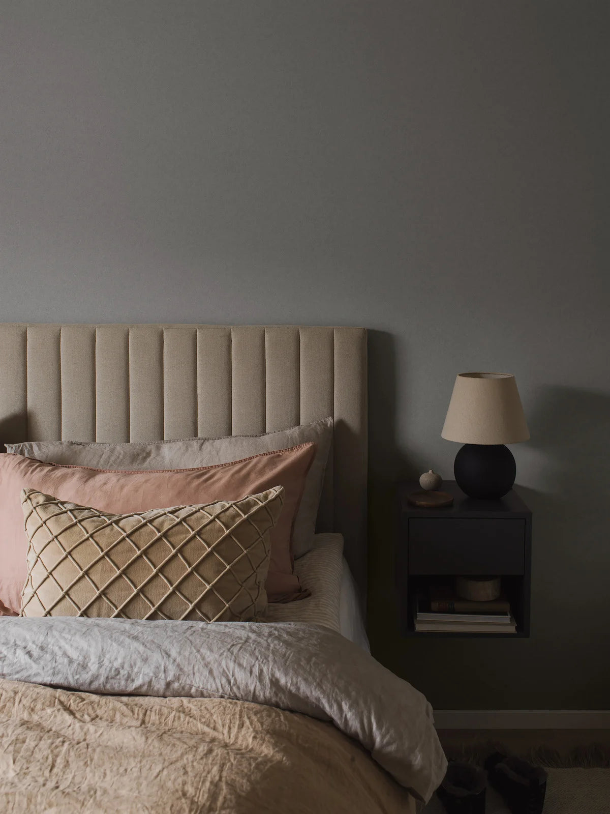 Tapeta flizelinowa papierowa imitująca kamień KIM ciemny szary