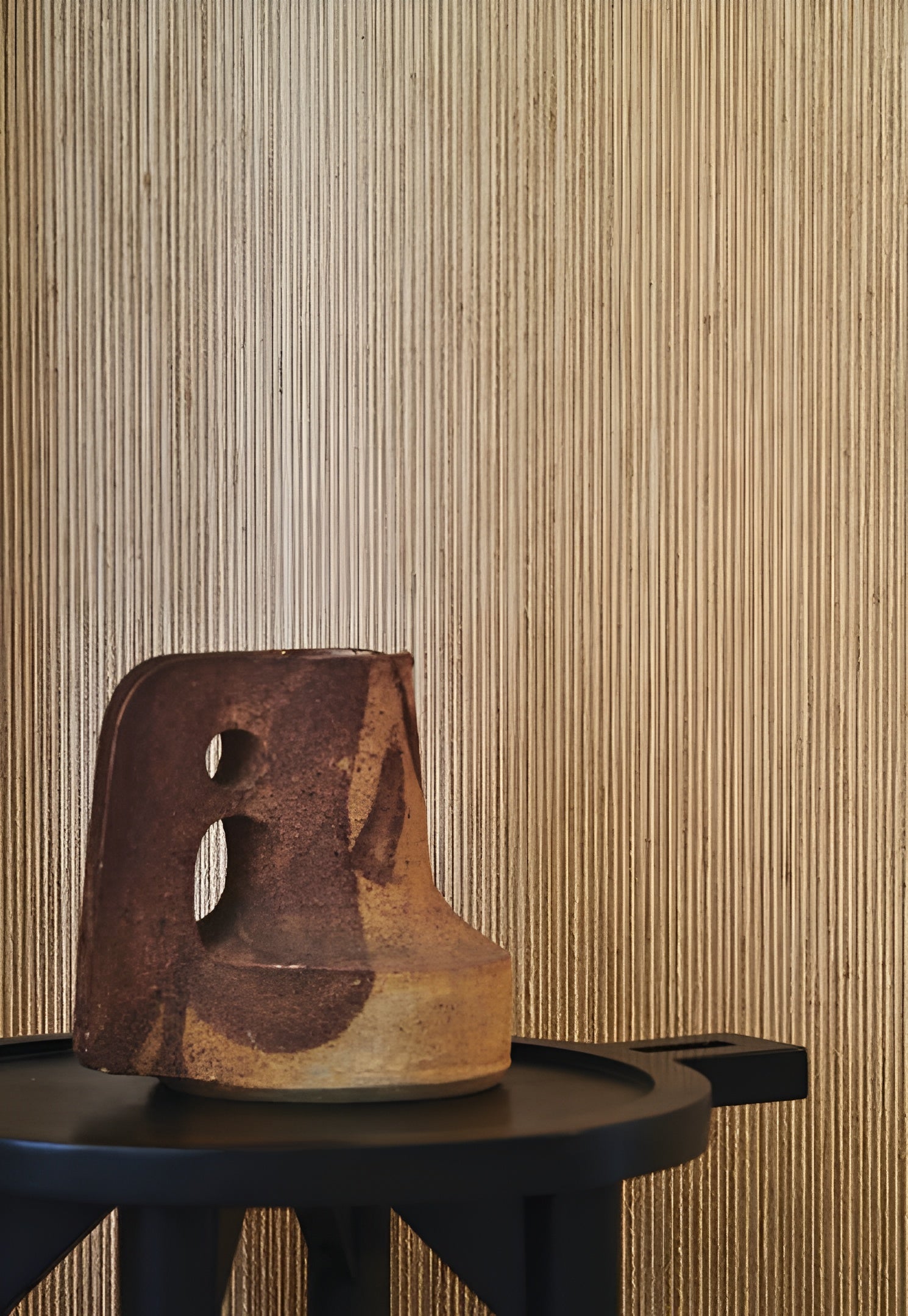 Natural striped structural wallpaper made of jute and paper GILI - NATURAL WHITE brown with white