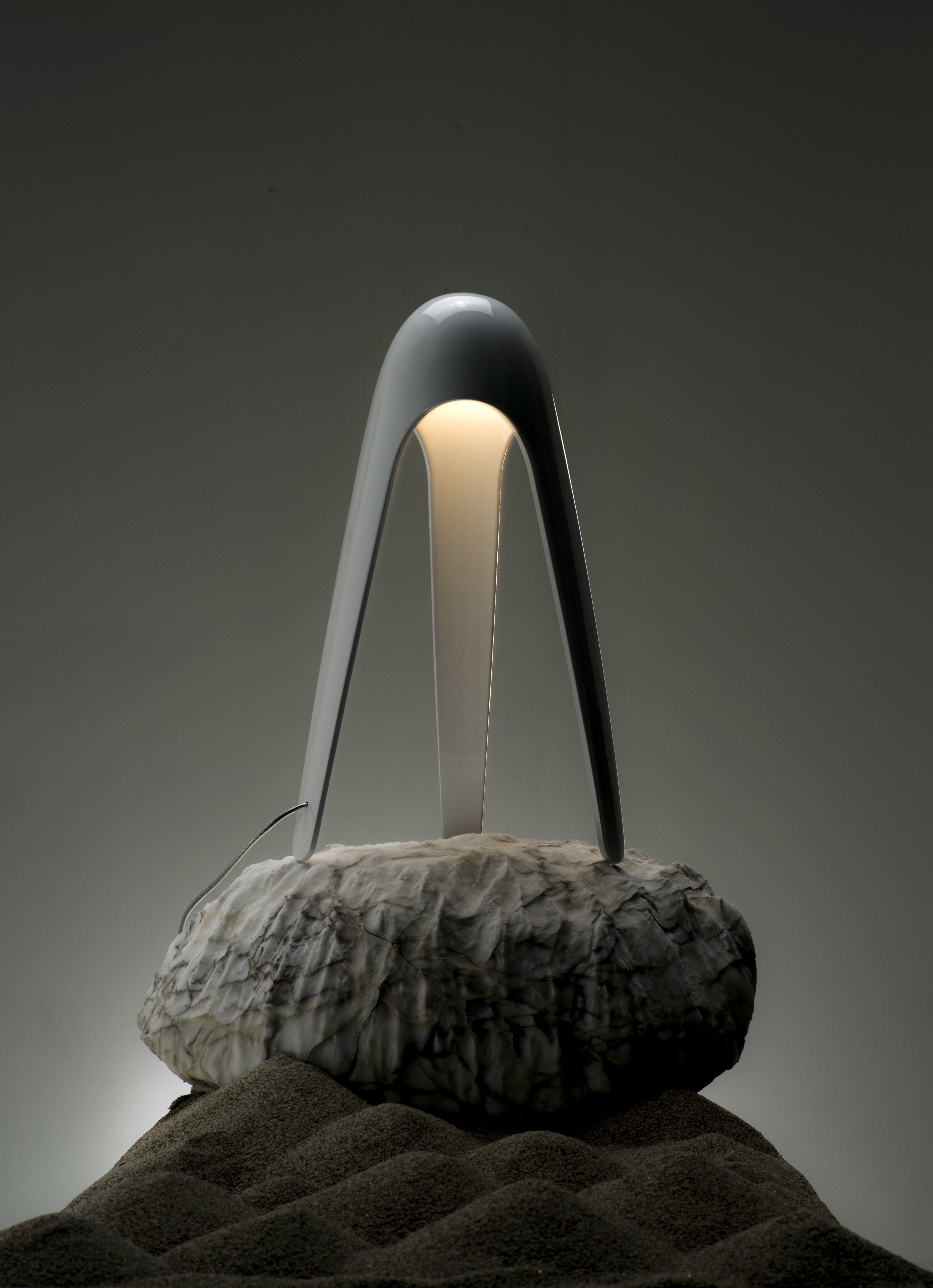 Tischlampe CYBORG in glänzendem Weiß