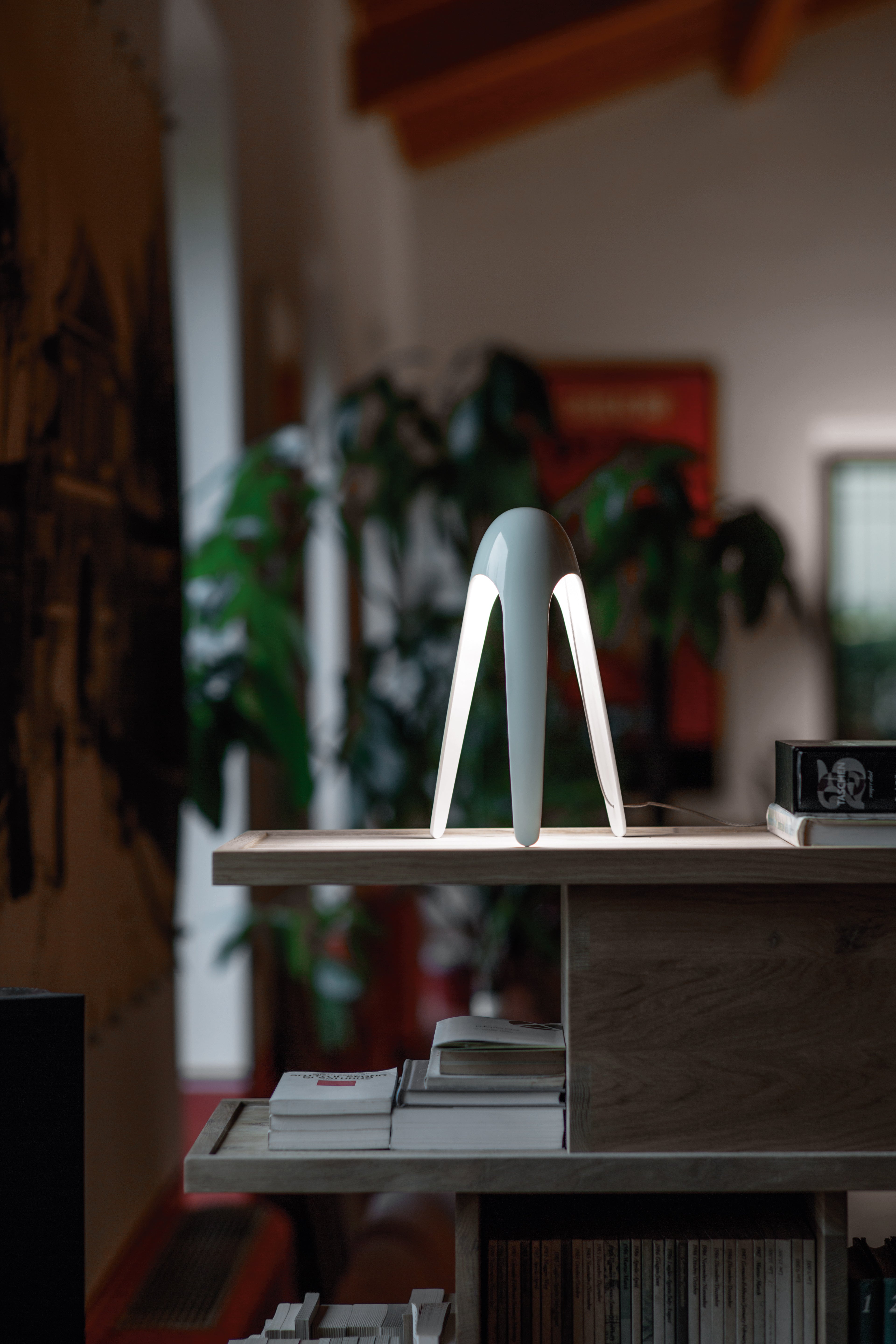 Tischlampe CYBORG in glänzendem Weiß