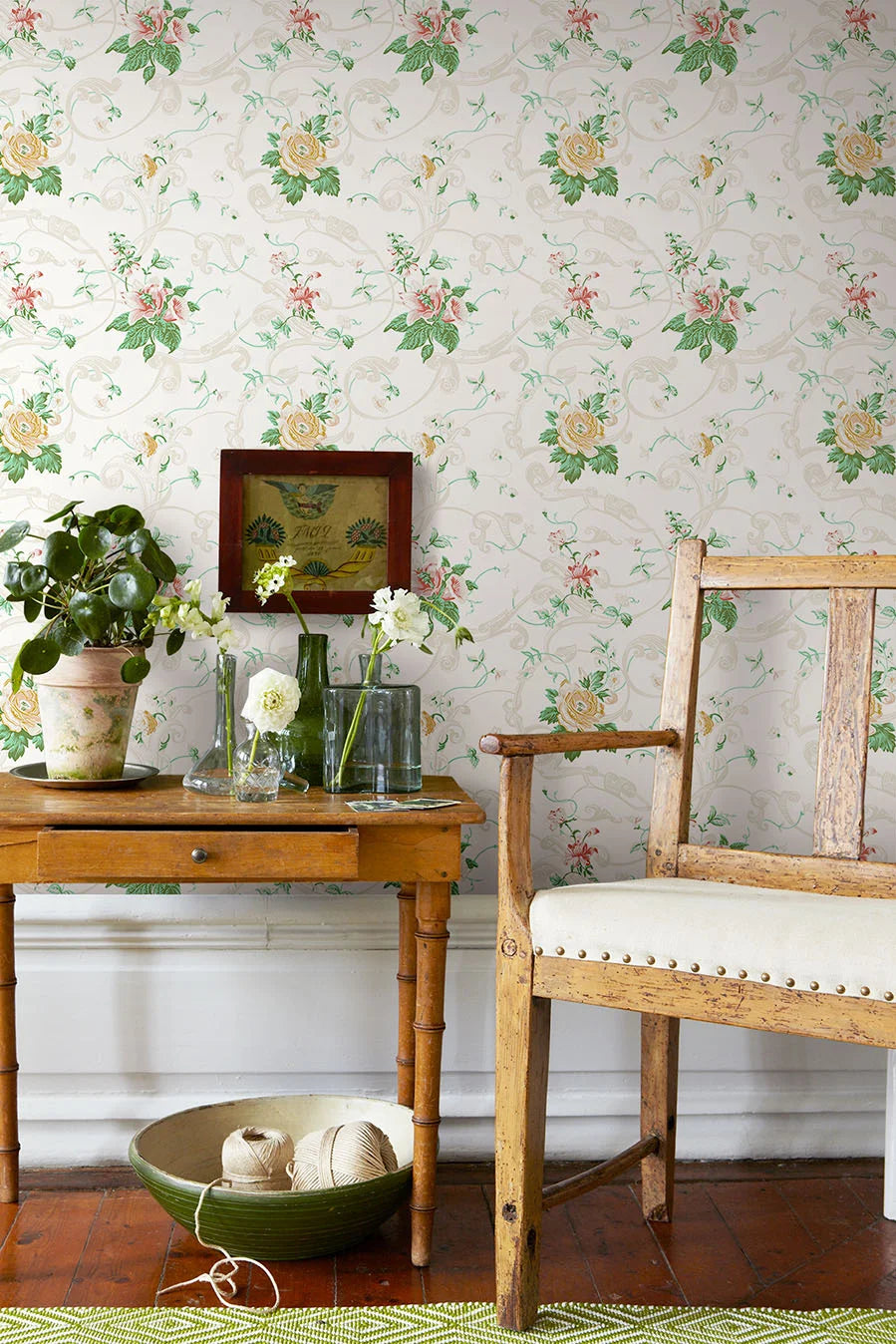 Non-woven paper wallpaper with a botanical pattern KRUSENBERG warm white with green