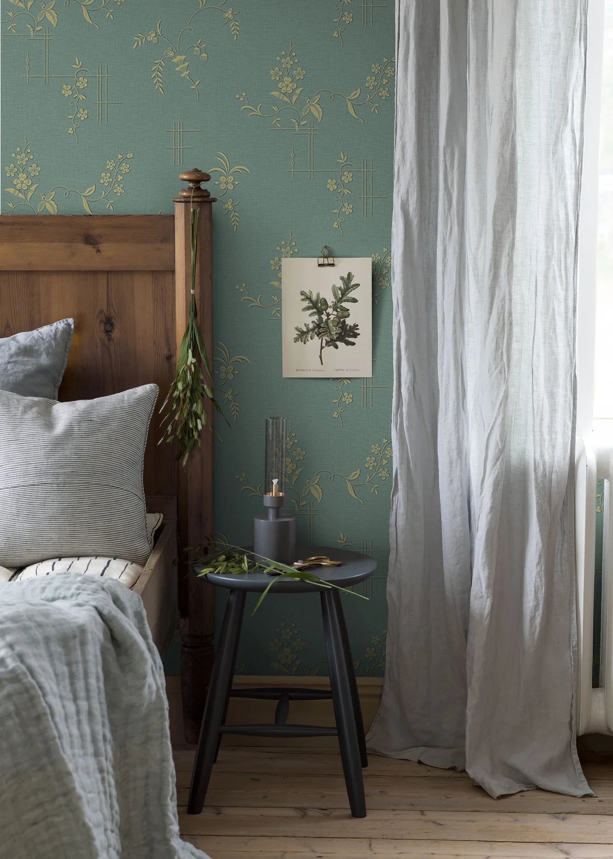 Tapeta flizelinowa papierowa z roślinnym wzorem ULRICEHAMN turkusowy zielony