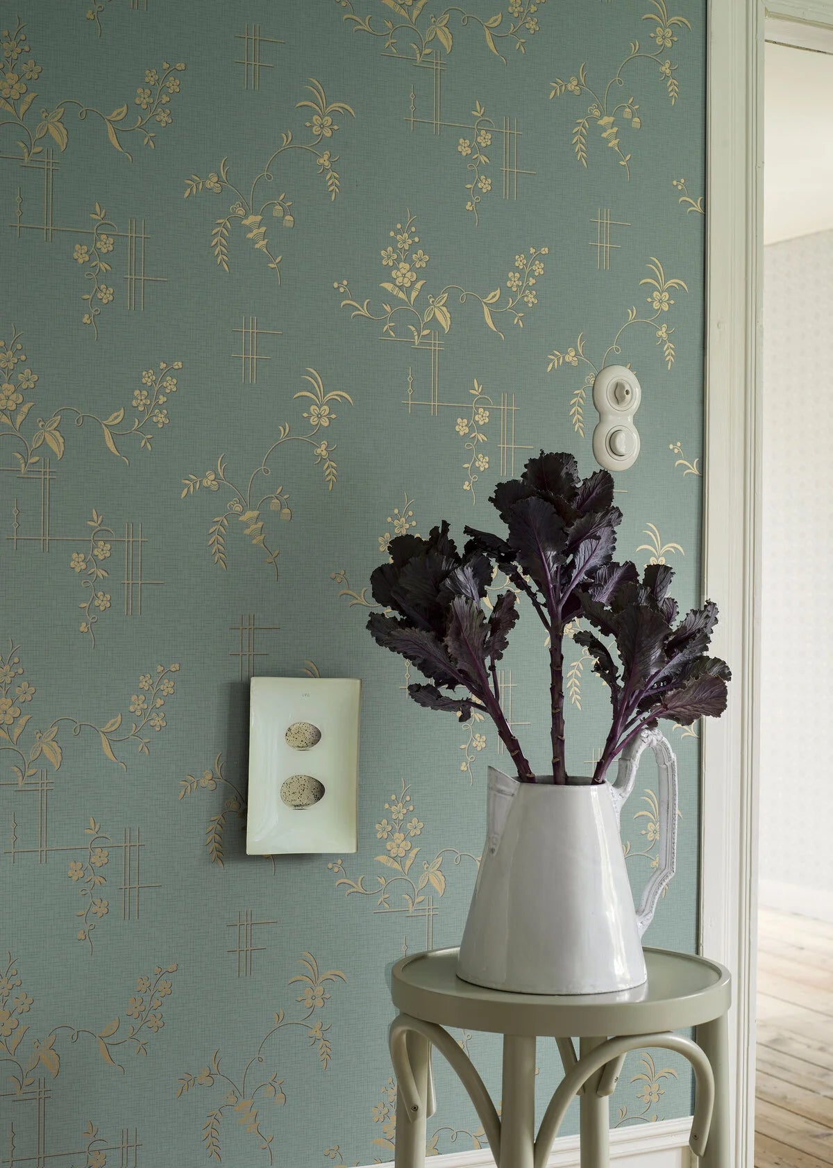Tapeta flizelinowa papierowa z roślinnym wzorem ULRICEHAMN turkusowy zielony