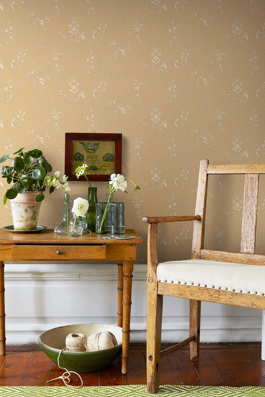 Tapeta flizelinowa papierowa z roślinnym wzorem ULRICEHAMN żółty