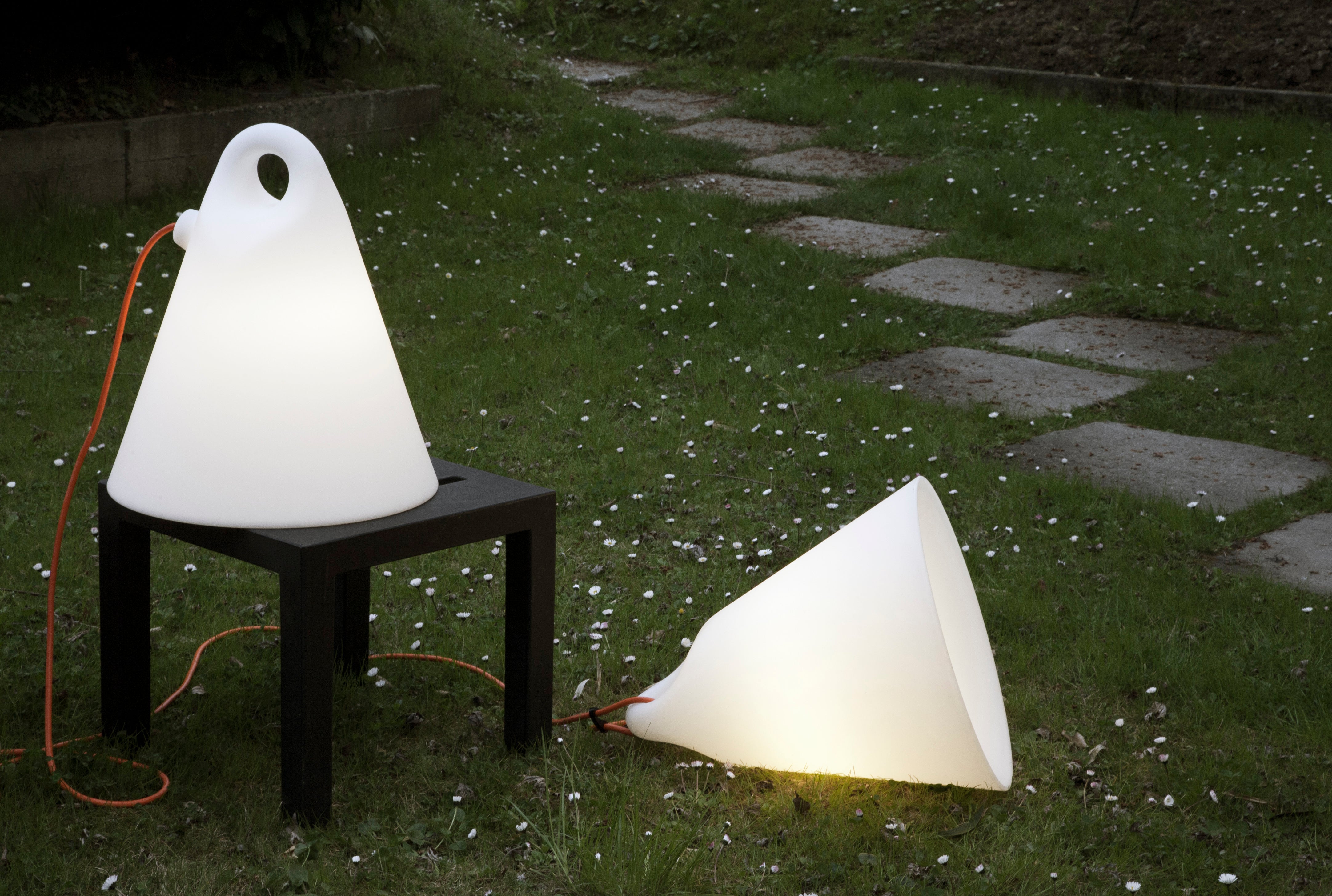 Lampa wisząca zewnętrzna TRILLY biały