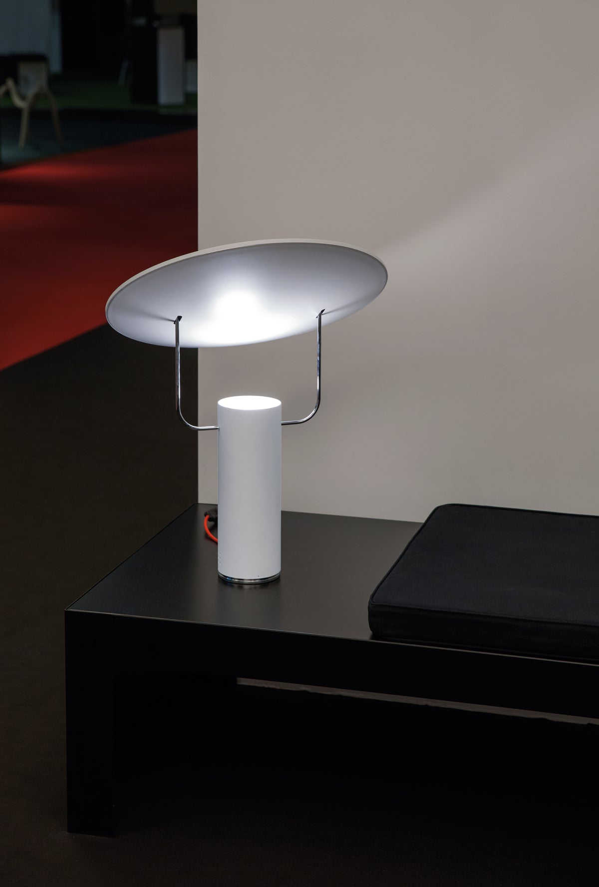 Lampa stołowa TX1 biały – styl minimalistyczny