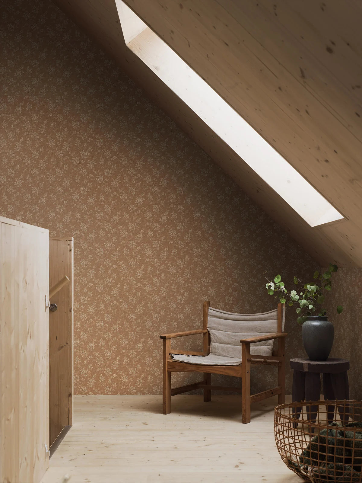 Brown HIP ROSE floral pattern wallpaper with beige