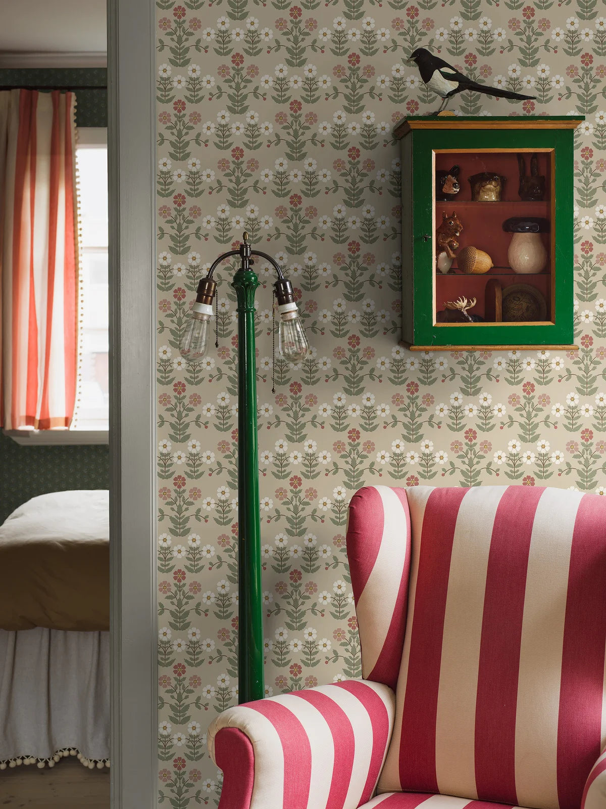 SIPPOR Brown Floral Plant Motif Wallpaper with White