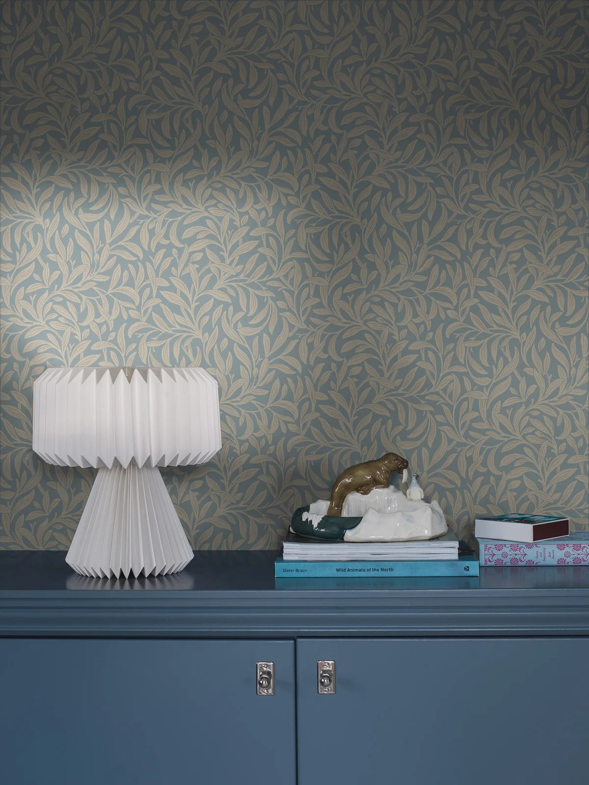 VINTERGRONA Blue Floral Leaf Wallpaper with Beige
