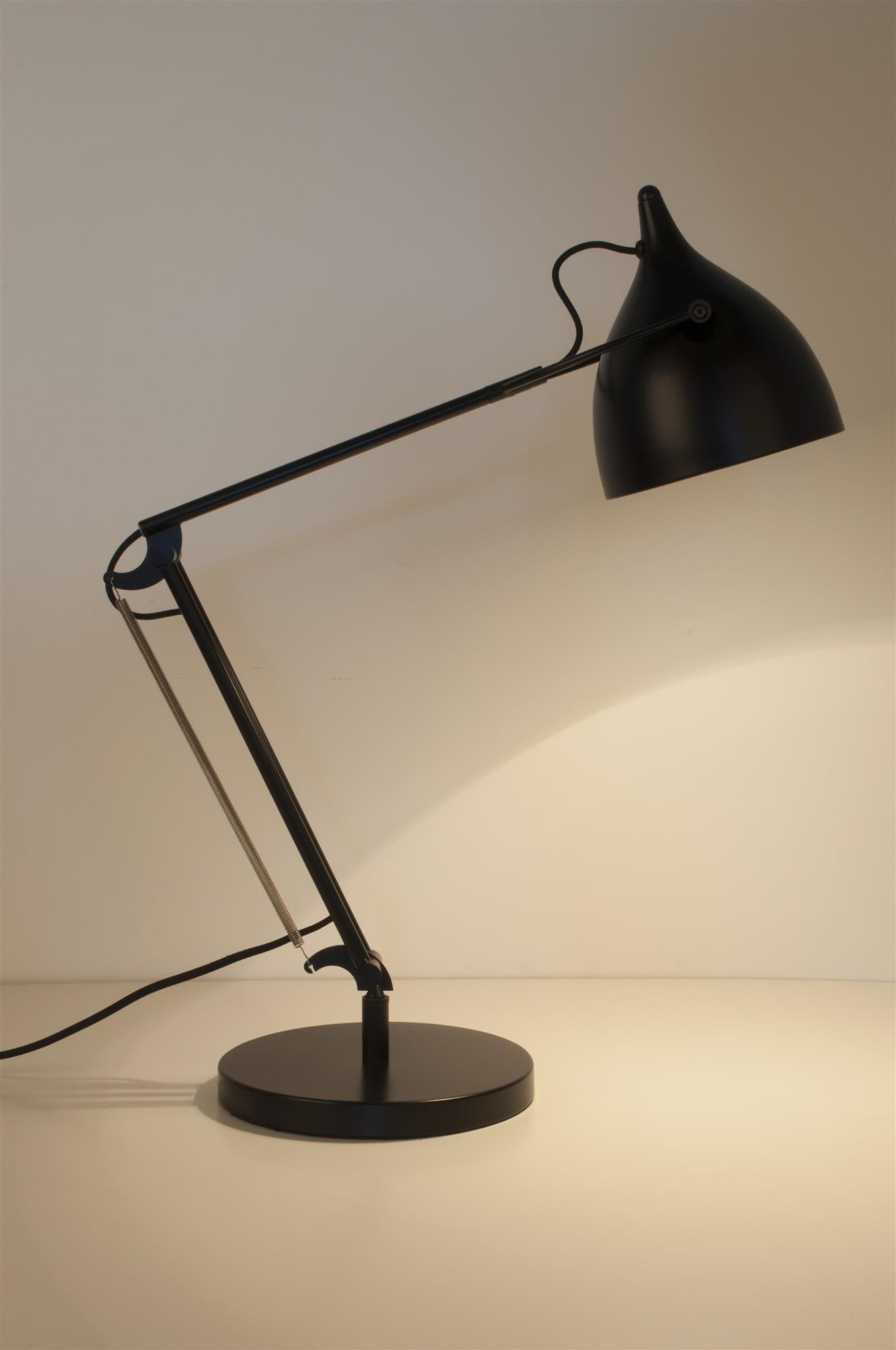 READER desk lamp black