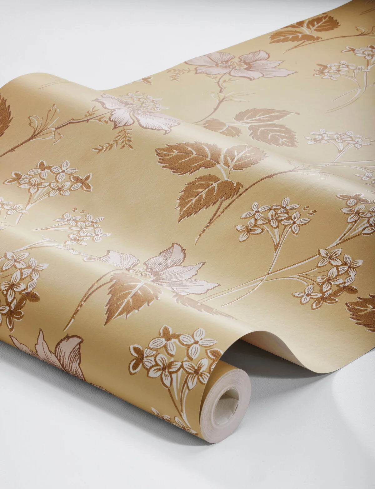 Tapete mit pflanzlichem Blumenmotiv VALBORG gold mit beige