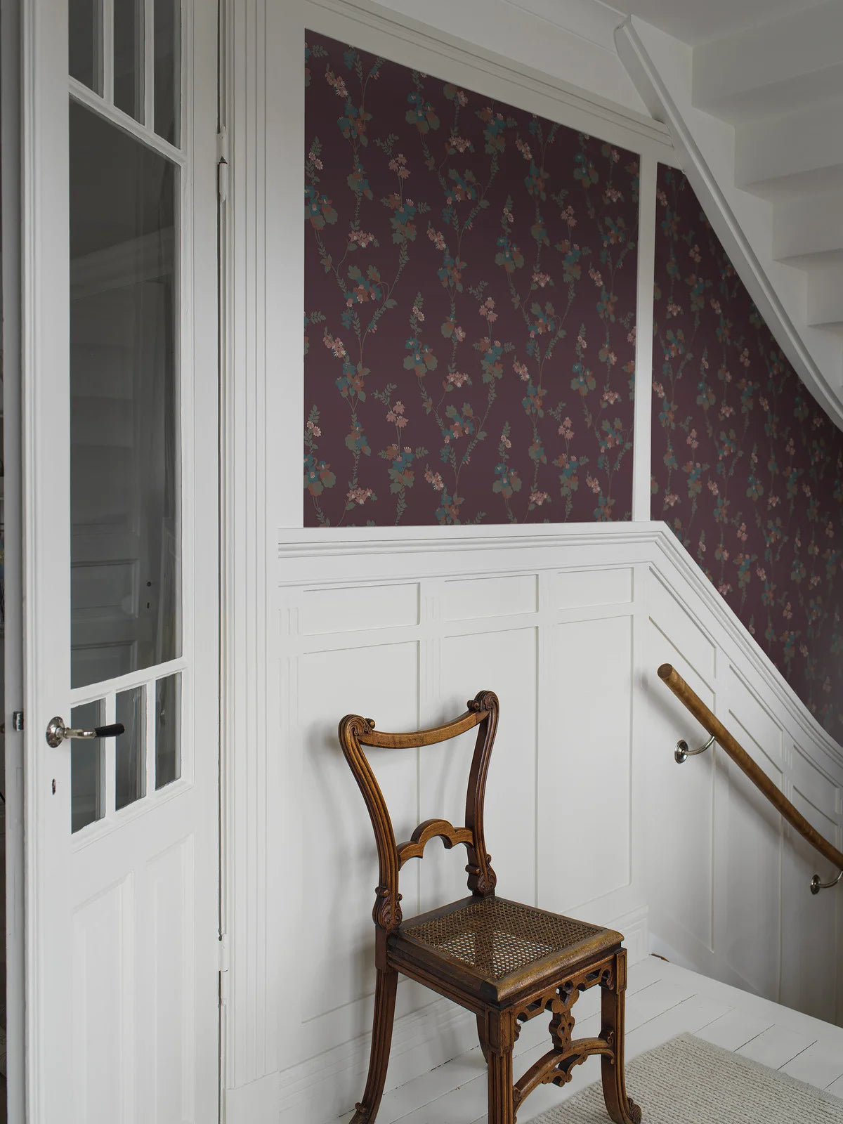 Tapeta z motywem roślinnym kwiatów VERA ciemny burgundowy z zielonym