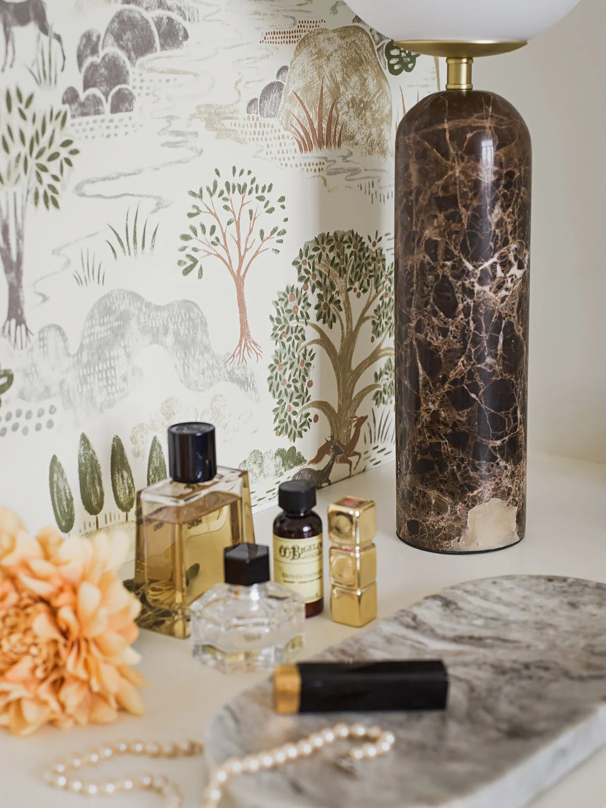 Tapeta z motywem krajobrazu roślinnego DIANA biały z zielonym