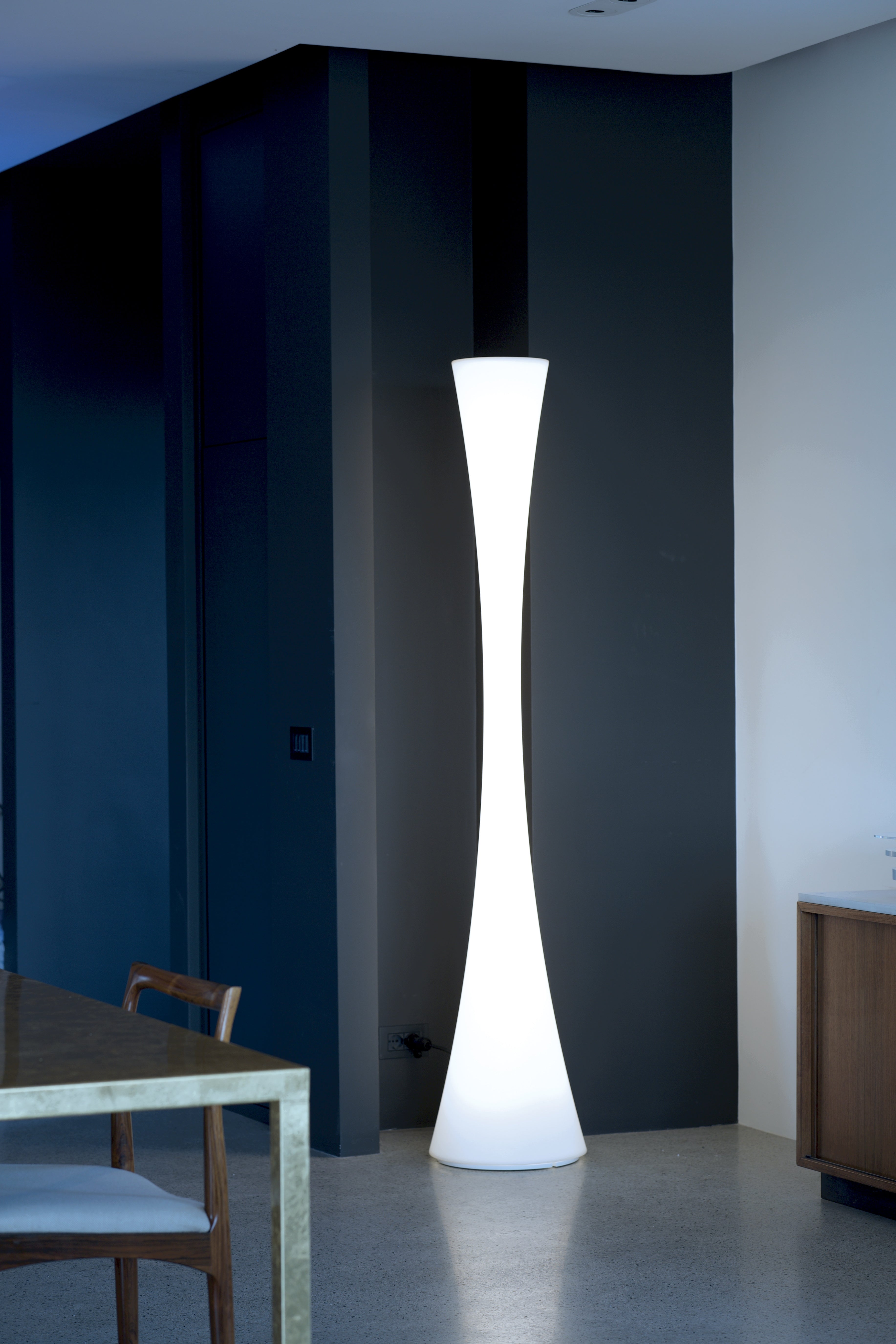 Lampa podłogowa BICONICA połyskujący biały