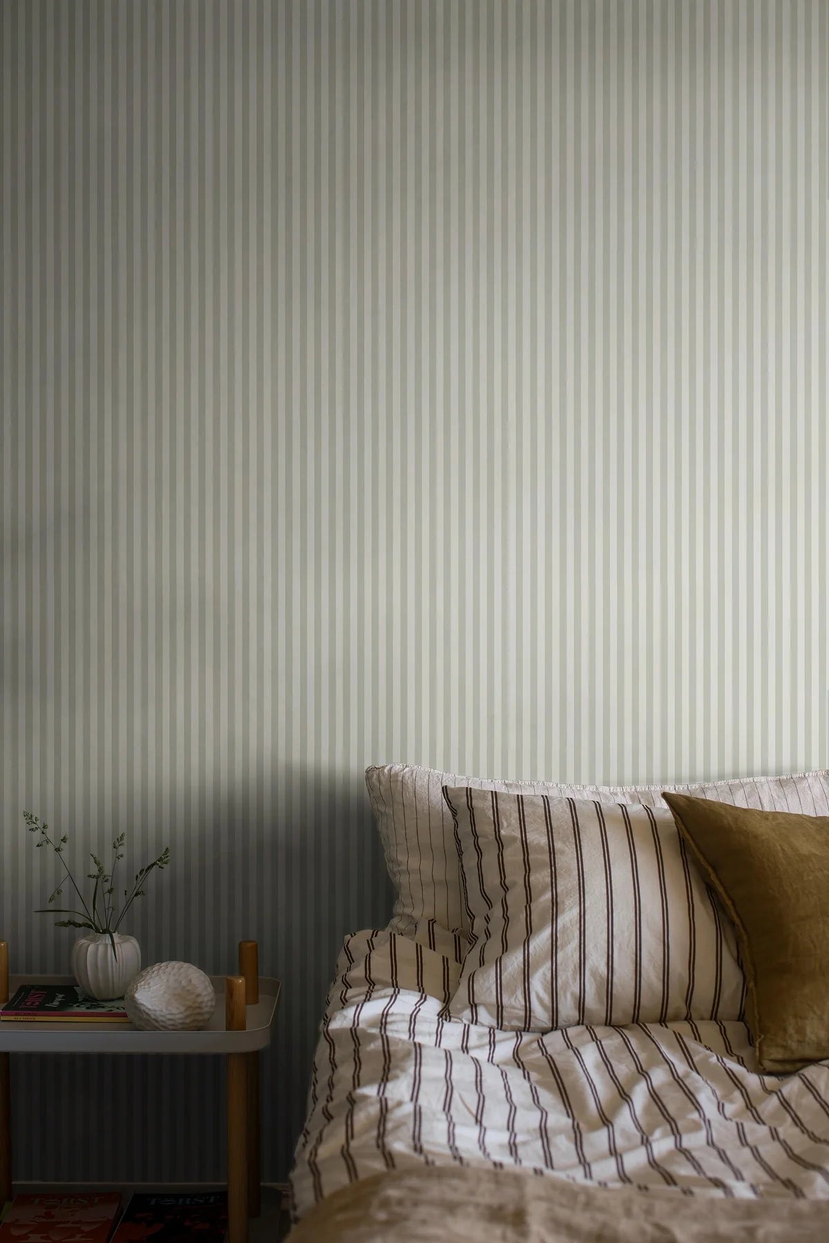 Tapete mit Streifenmuster MÖLLE STRIPE grau mit beige
