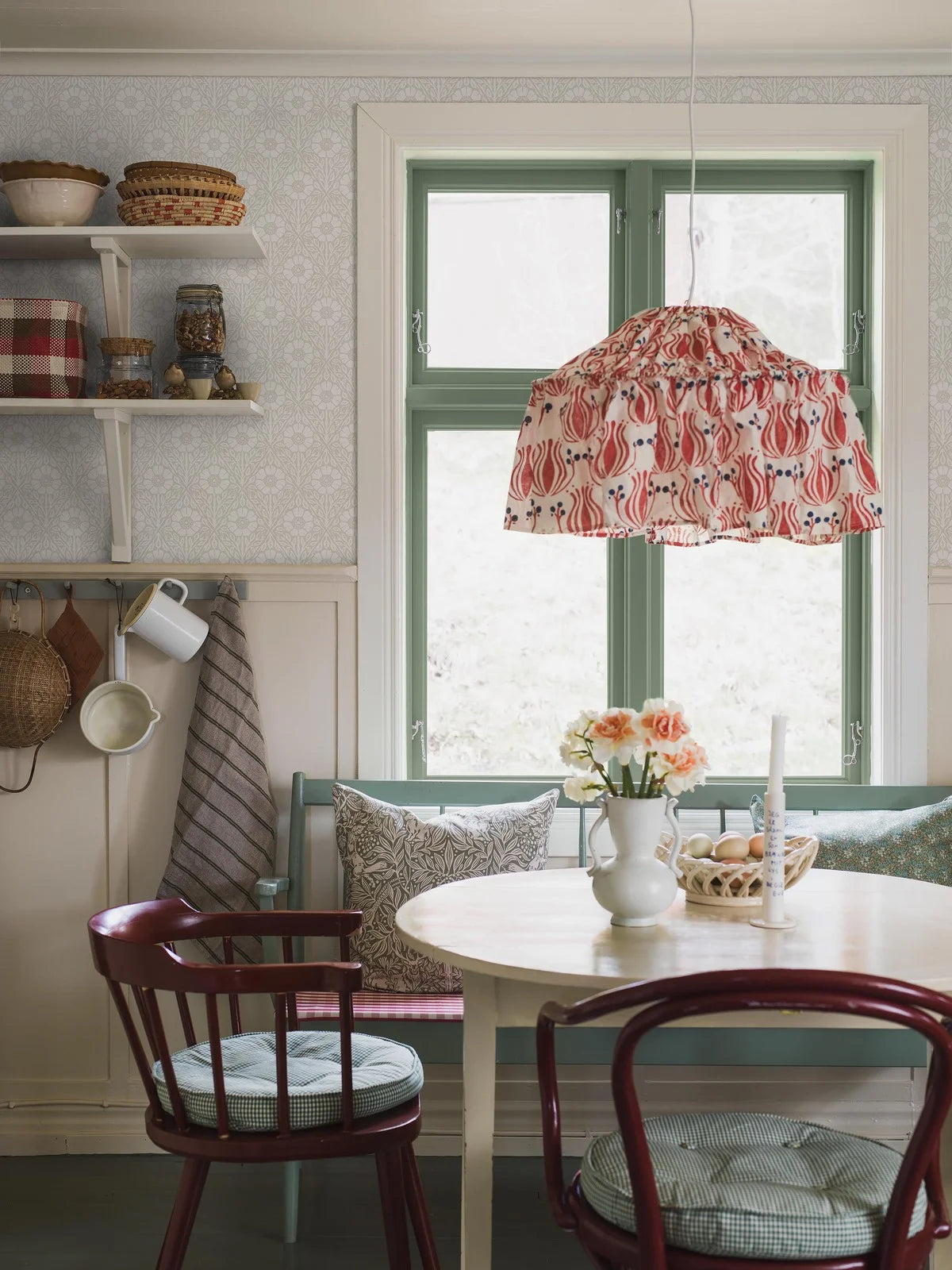 Tapete mit pflanzlichem Motiv in Blumen NYPONROS grau-beige mit Weiß