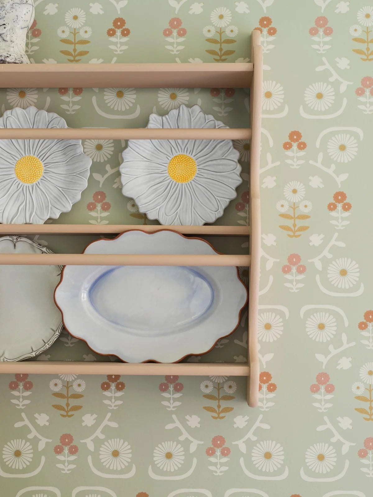 Tapeta z motywem roślinnym kwiatów ISOLDE zielony z kremowym