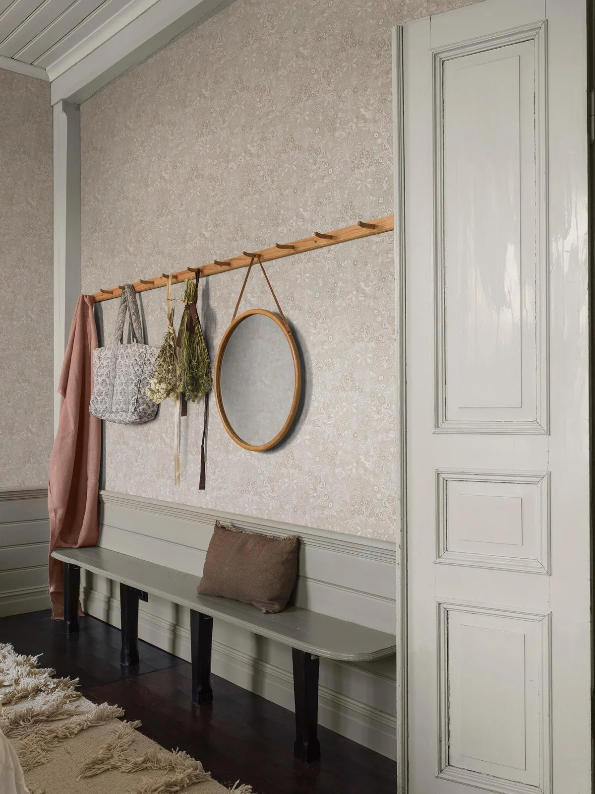 Tapeta z motywem roślinnym kwiatów TUVA beżowy z kremowym