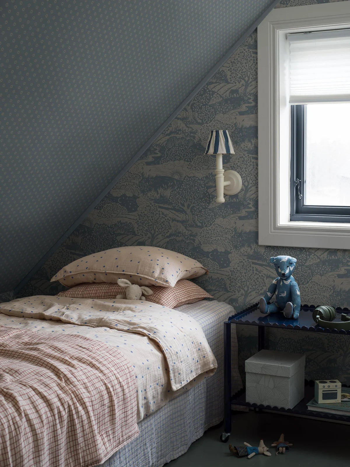 Kinder-Tapete mit Landschaft SOLANGEN blau-beige