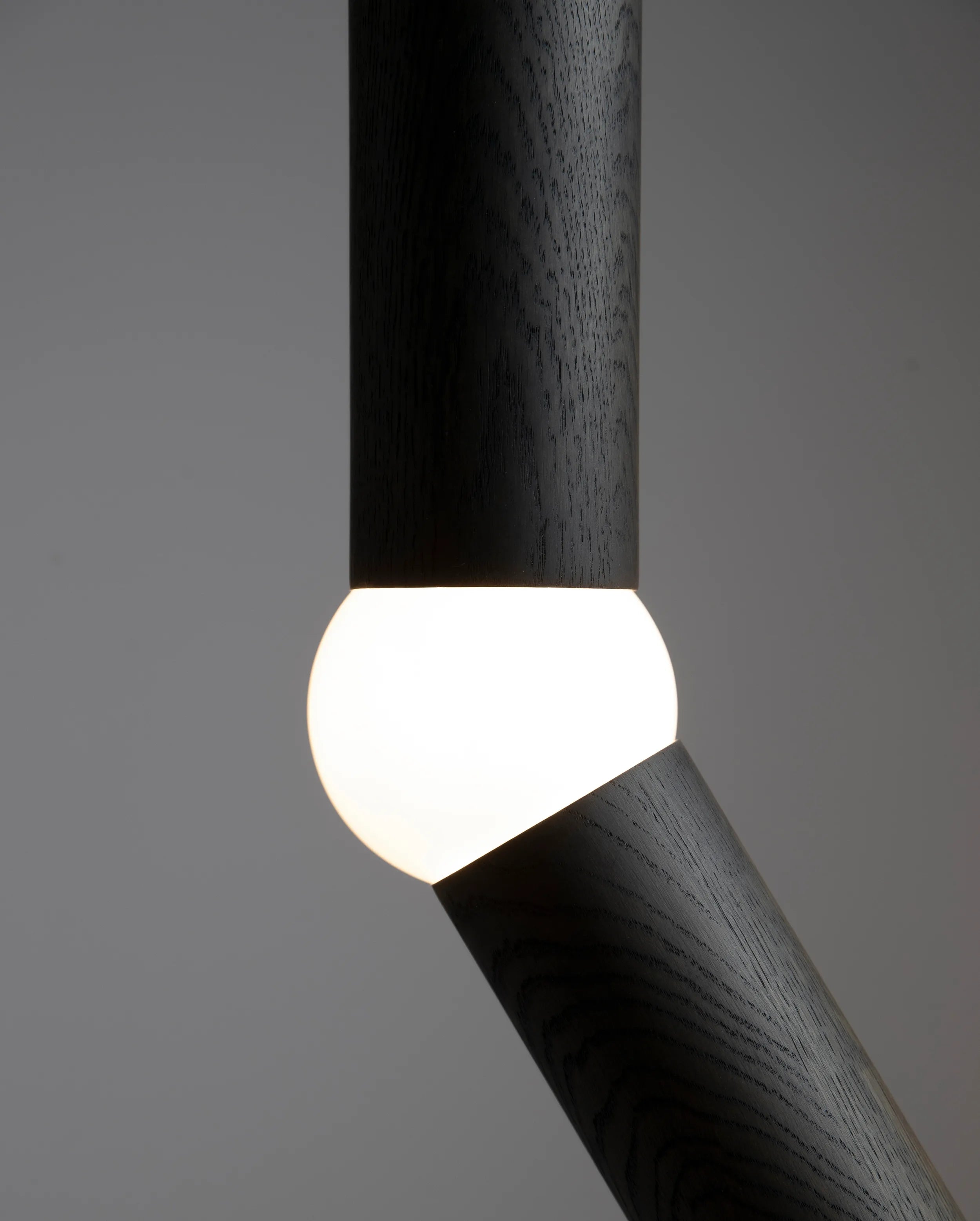 Lampa podłogowa LIGHTBONE czarny dąb
