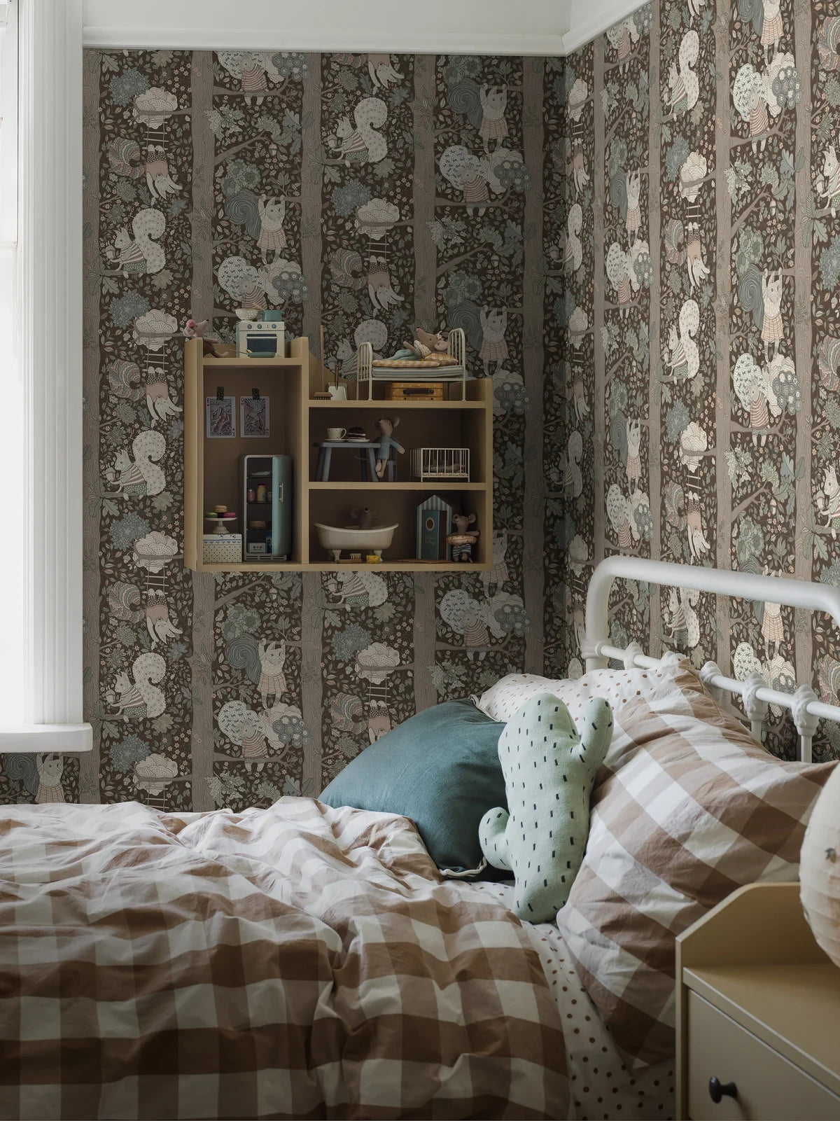 Tapeta dziecięca z motywem baśniowego lasu CHARLIE brązowy z białym