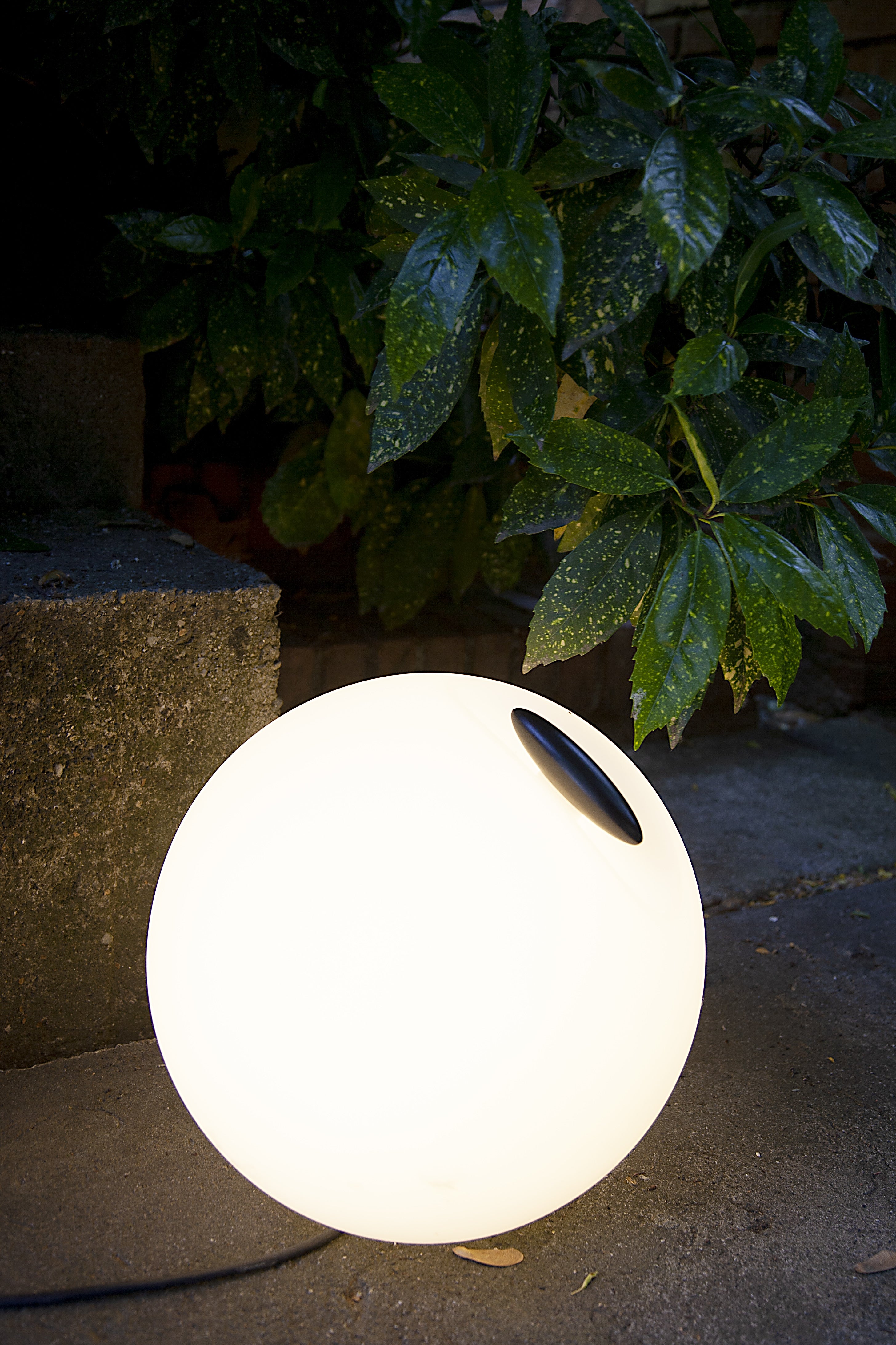 Lampa podłogowa zewnętrzna BOWL biały