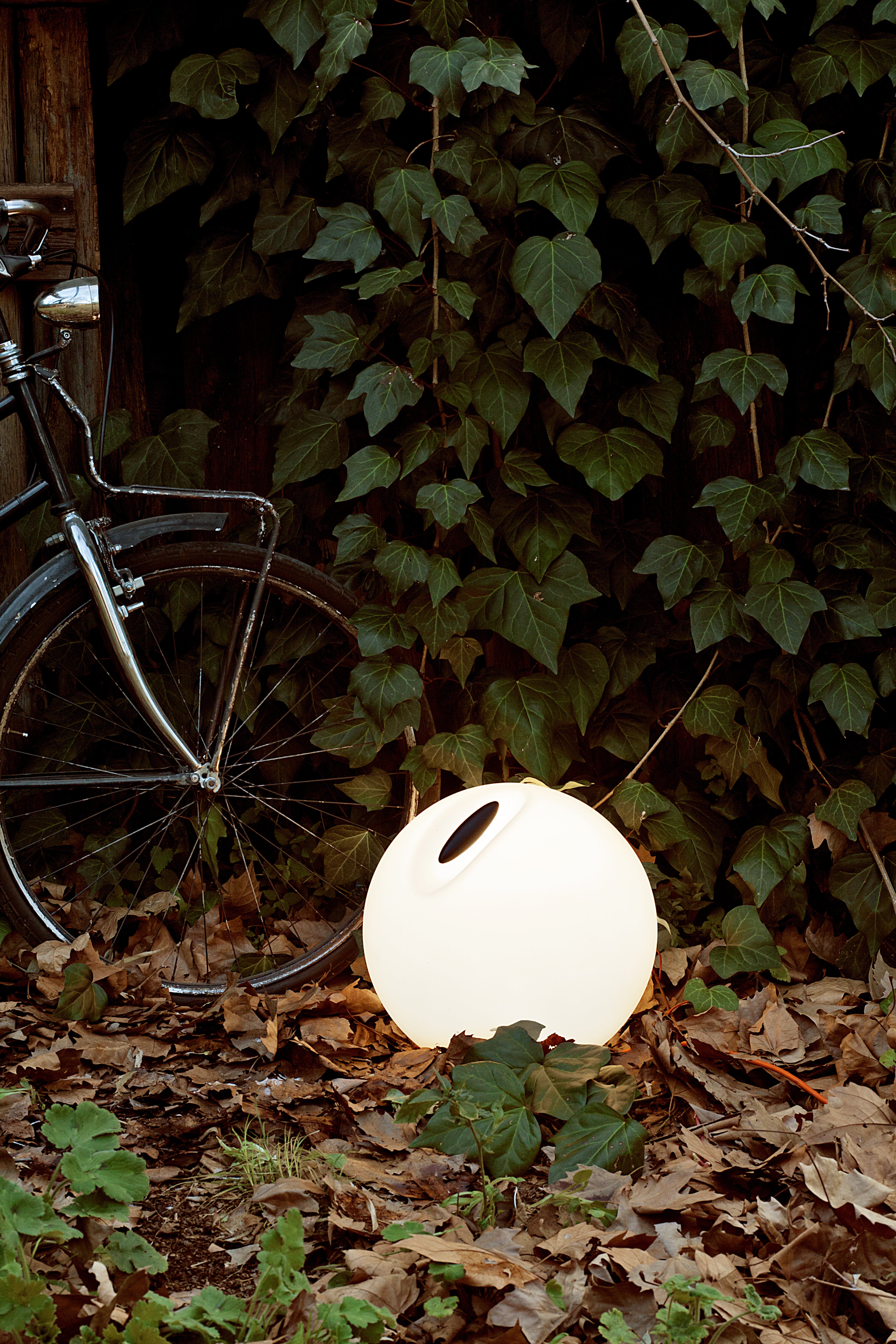 Lampa podłogowa zewnętrzna BOWL biały