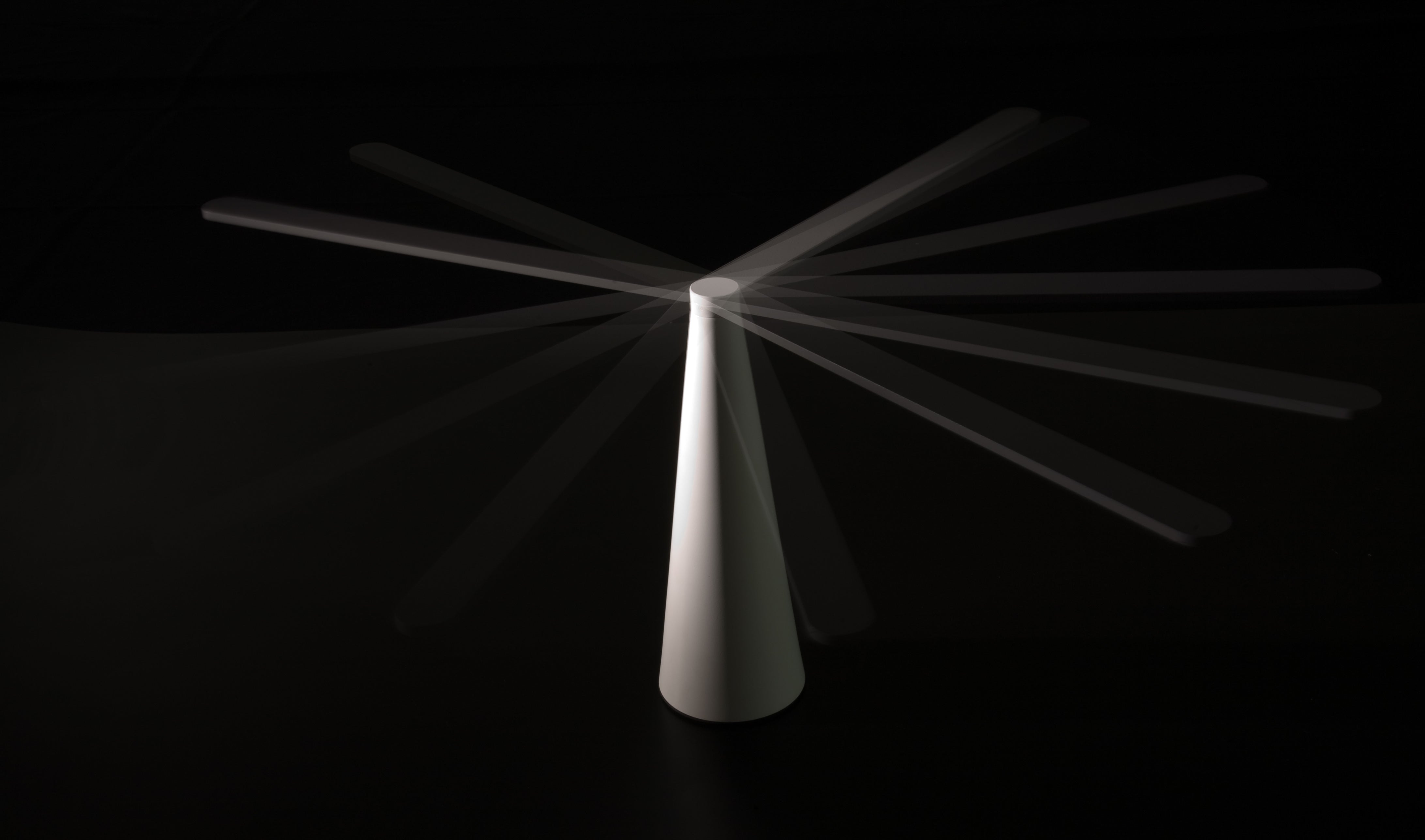 Lampa stołowa ELICA połyskujący żółty – styl minimalistyczny