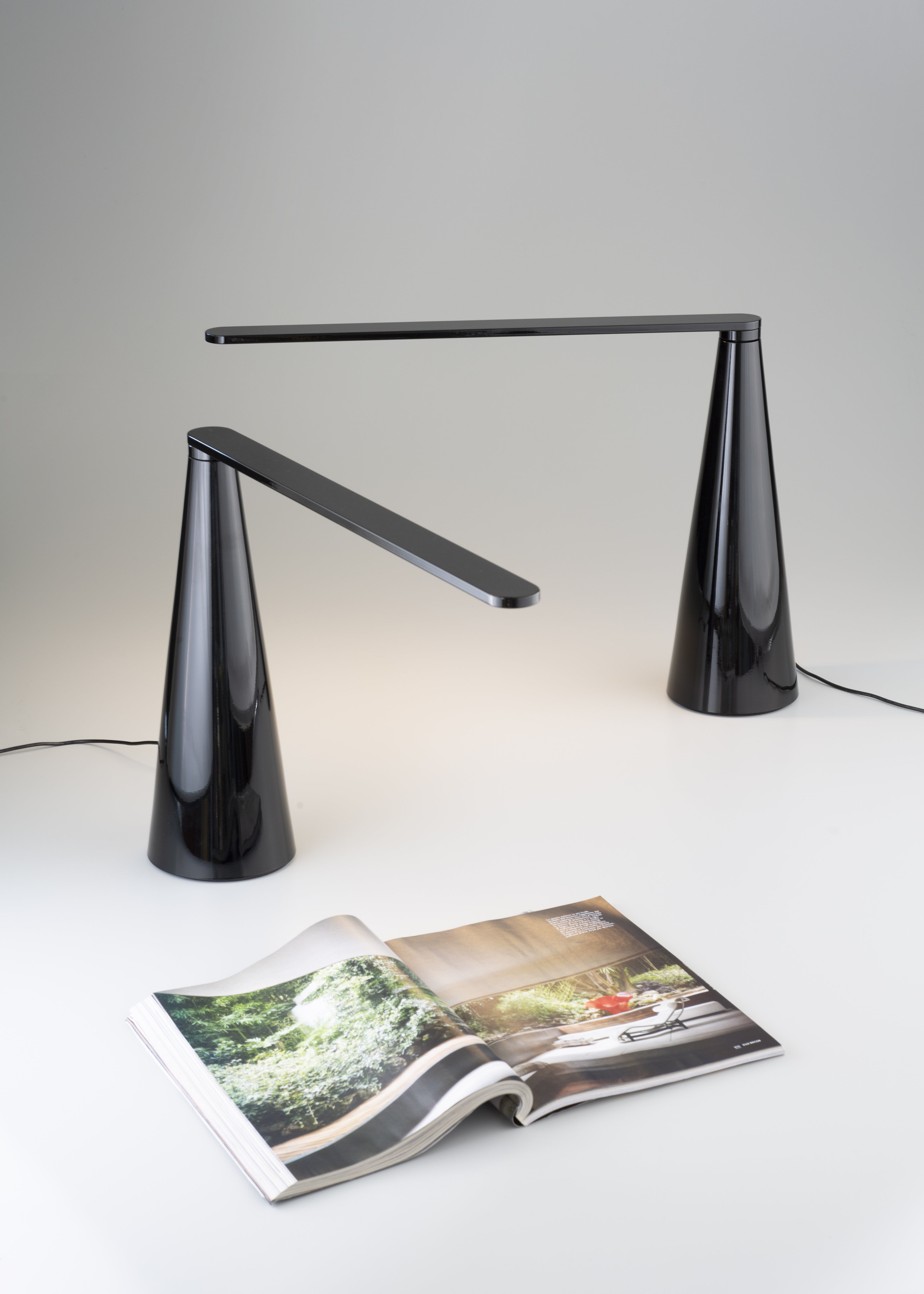 Lampa stołowa ELICA połyskujący czarny – Martinelli Luce