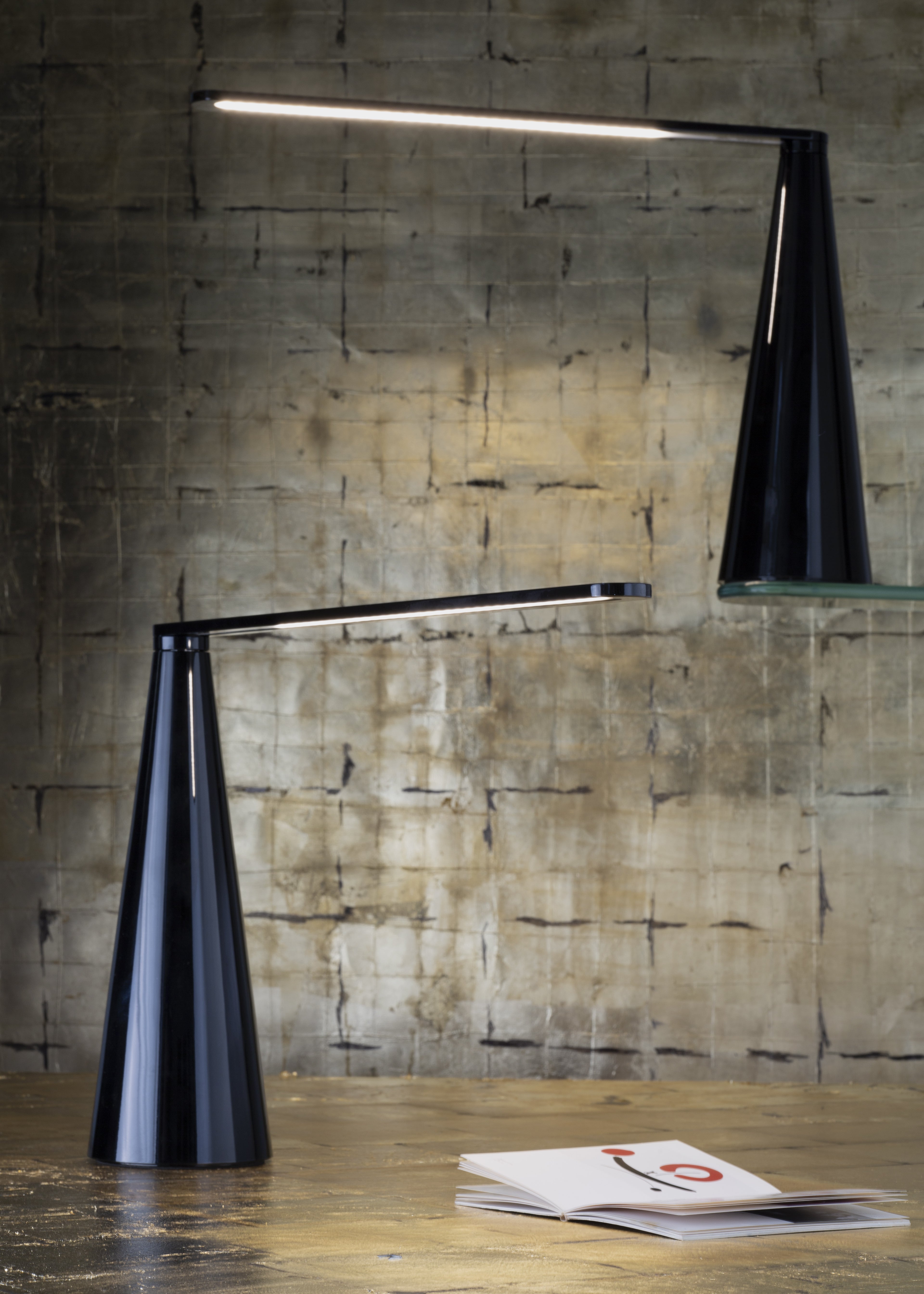 Lampa stołowa ELICA połyskujący żółty – styl minimalistyczny